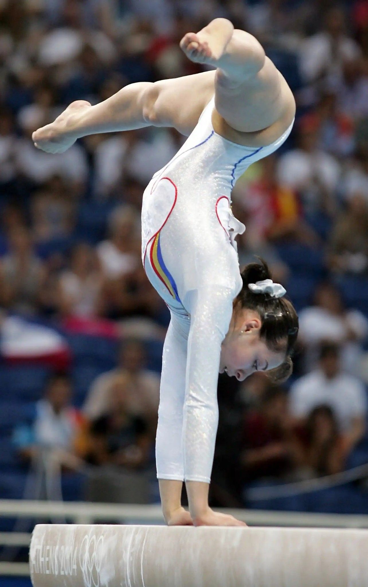 Catalina Ponor, Gymnastics Wallpaper, 1290x2050 HD Phone