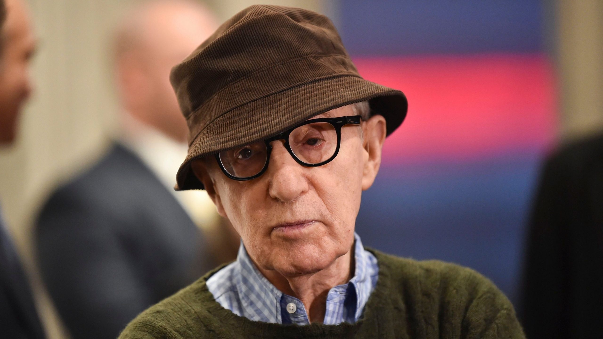 Ronan Farrow, Woody Allen, Shared publisher, Literary connection, 2560x1440 HD Desktop