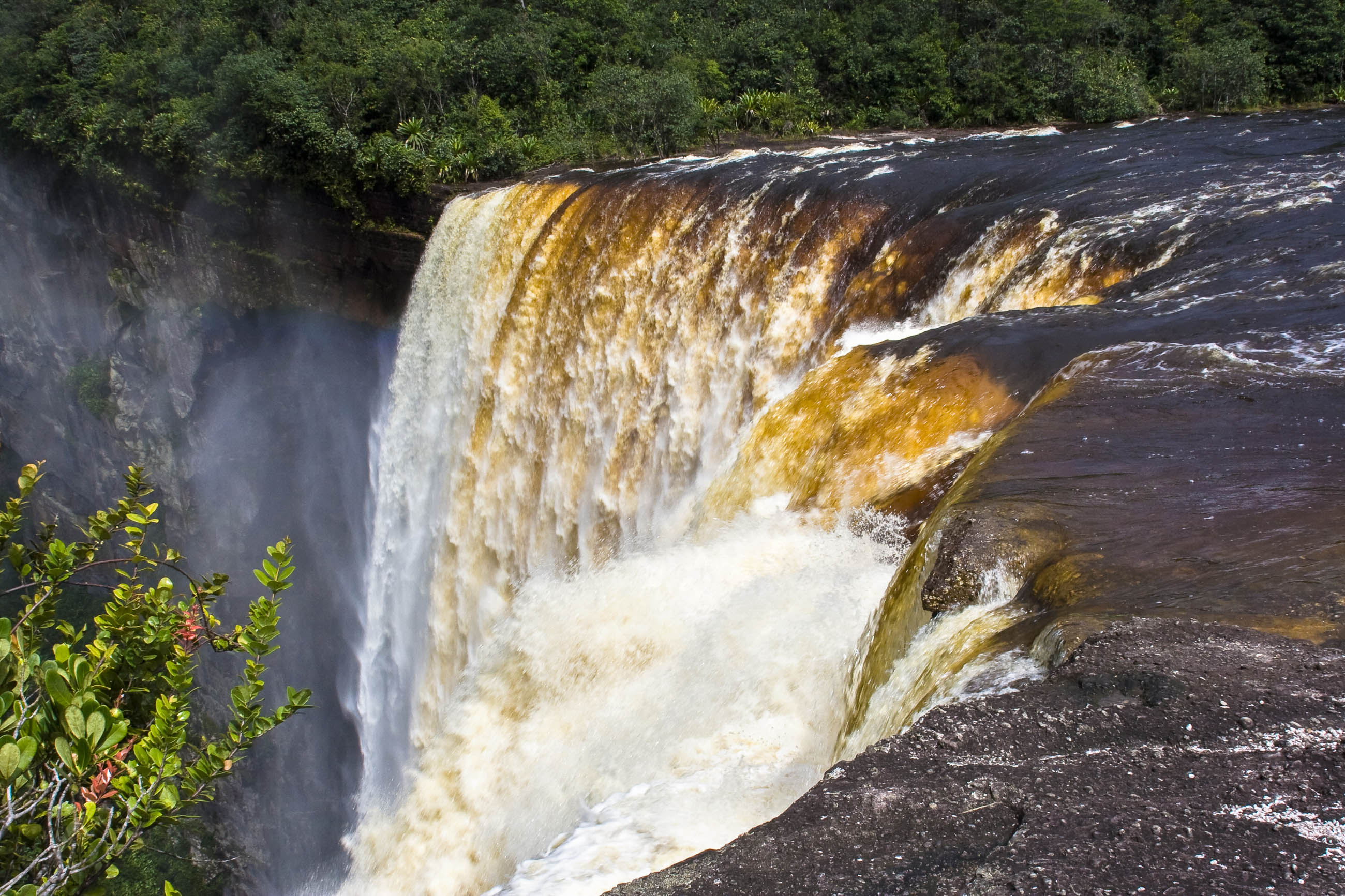 National park, Breathtaking scenery, Ecotourism hotspot, Hidden waterfall, 2600x1740 HD Desktop