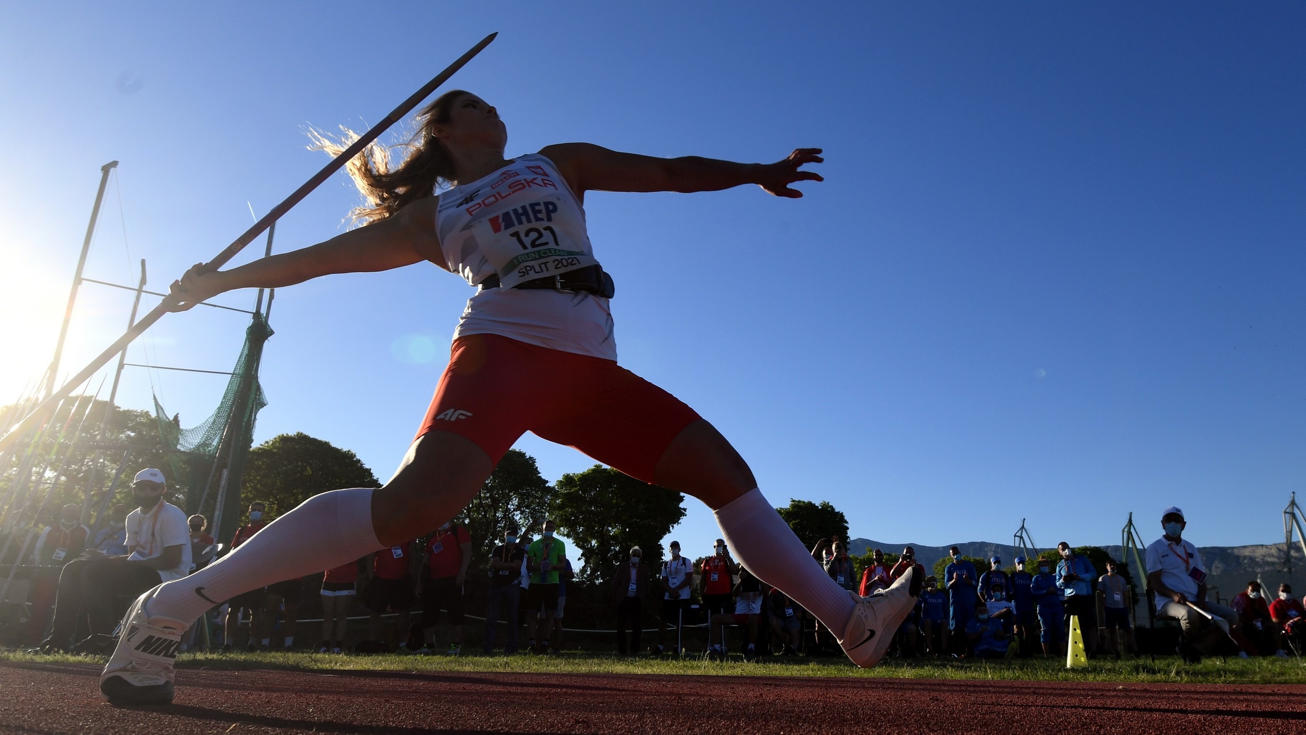 Javelin throw, Maria Andrejczyk, Sports wallpapers, Athlete's dedication, 2560x1440 HD Desktop