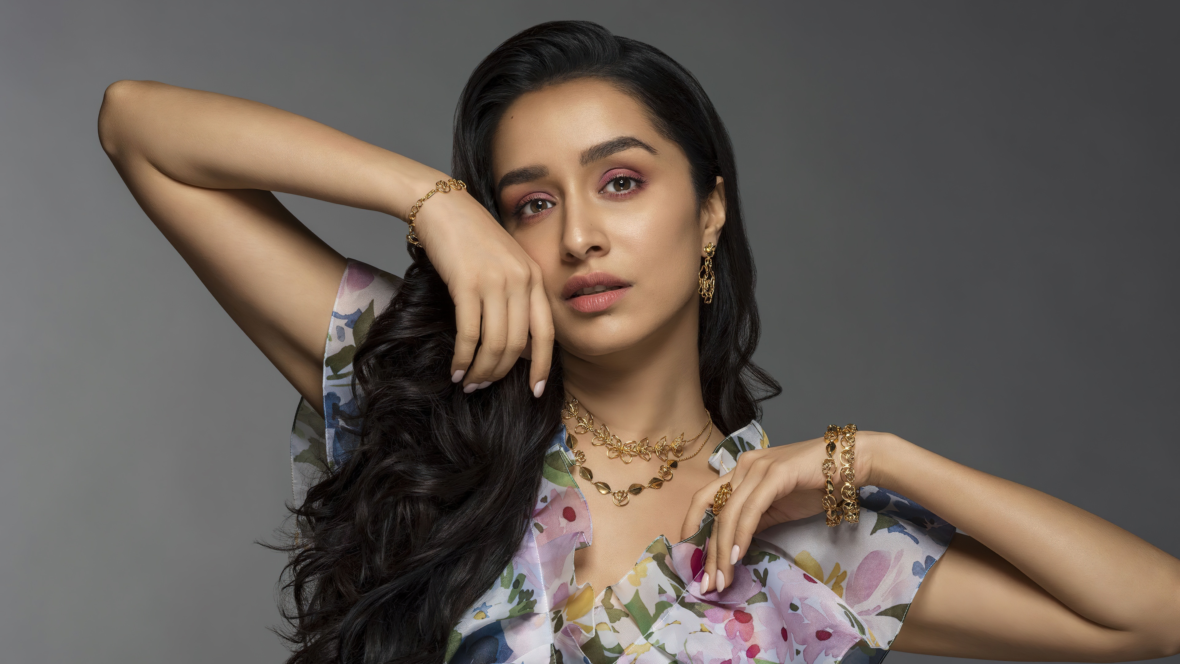 Shraddha Kapoor, gold floral jewelry, floral print ruffle dress, 4K Desktop wallpaper