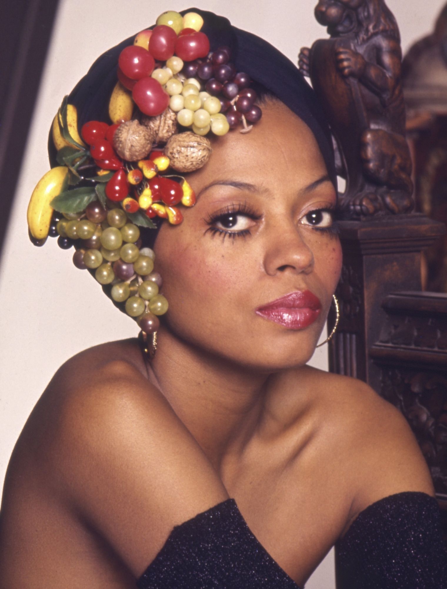 Diana Ross, Captivating photos, Birthday tribute, Supreme diva, 1520x2000 HD Phone