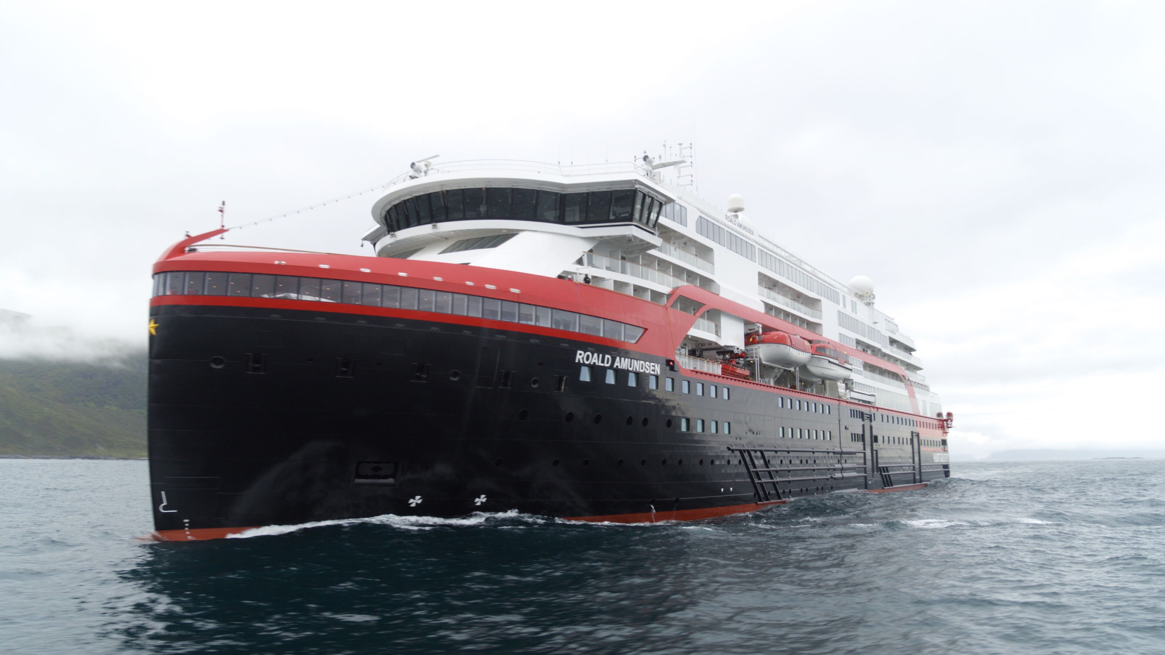 hurtigrutens ms roald, amundsen ship, christened antarctica, 3840x2160 4K Desktop