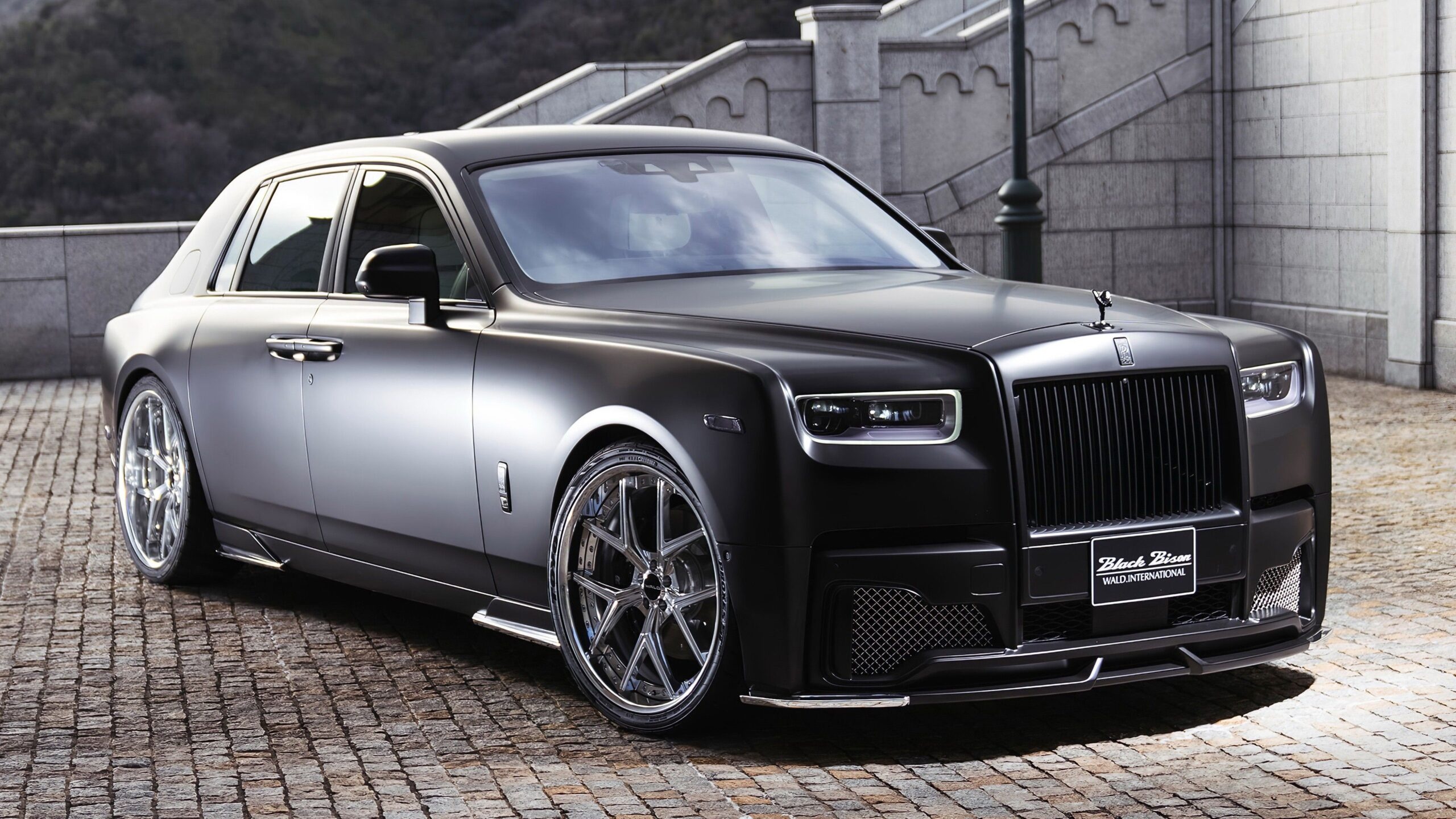 2019 Model, Rolls-Royce Phantom Wallpaper, 2560x1440 HD Desktop