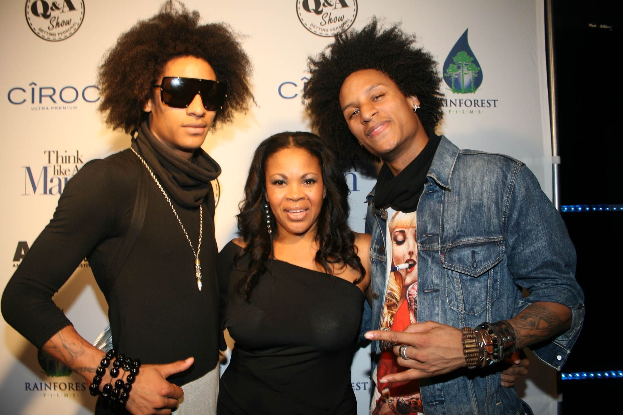 Les Twins, Stunning images, Showcasing talent, Visual showcase, 2000x1340 HD Desktop
