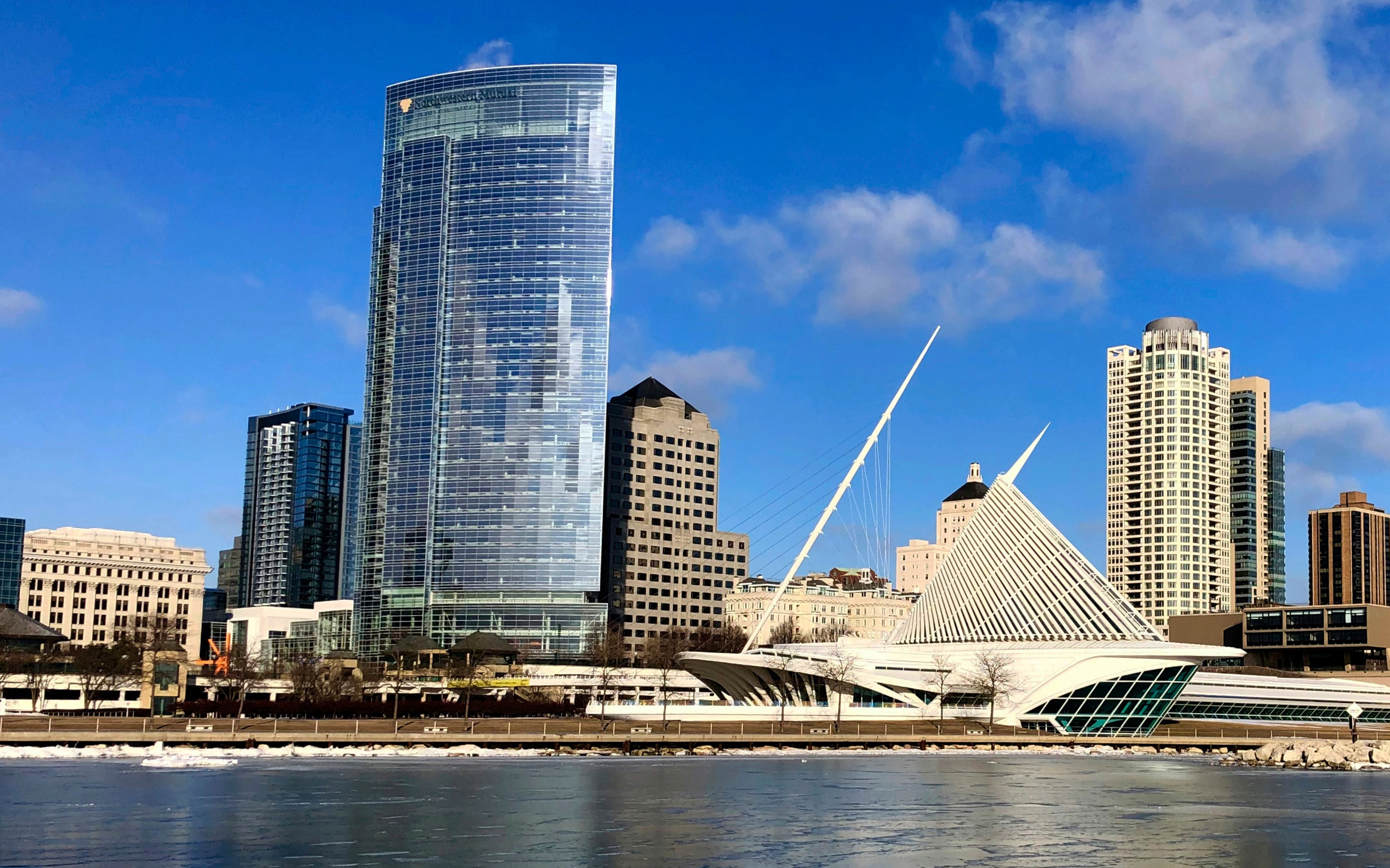 Milwaukee Skyline, Skyscrapers, Milwaukee Art Museum, Northwestern Mutual Tower, 2880x1800 HD Desktop