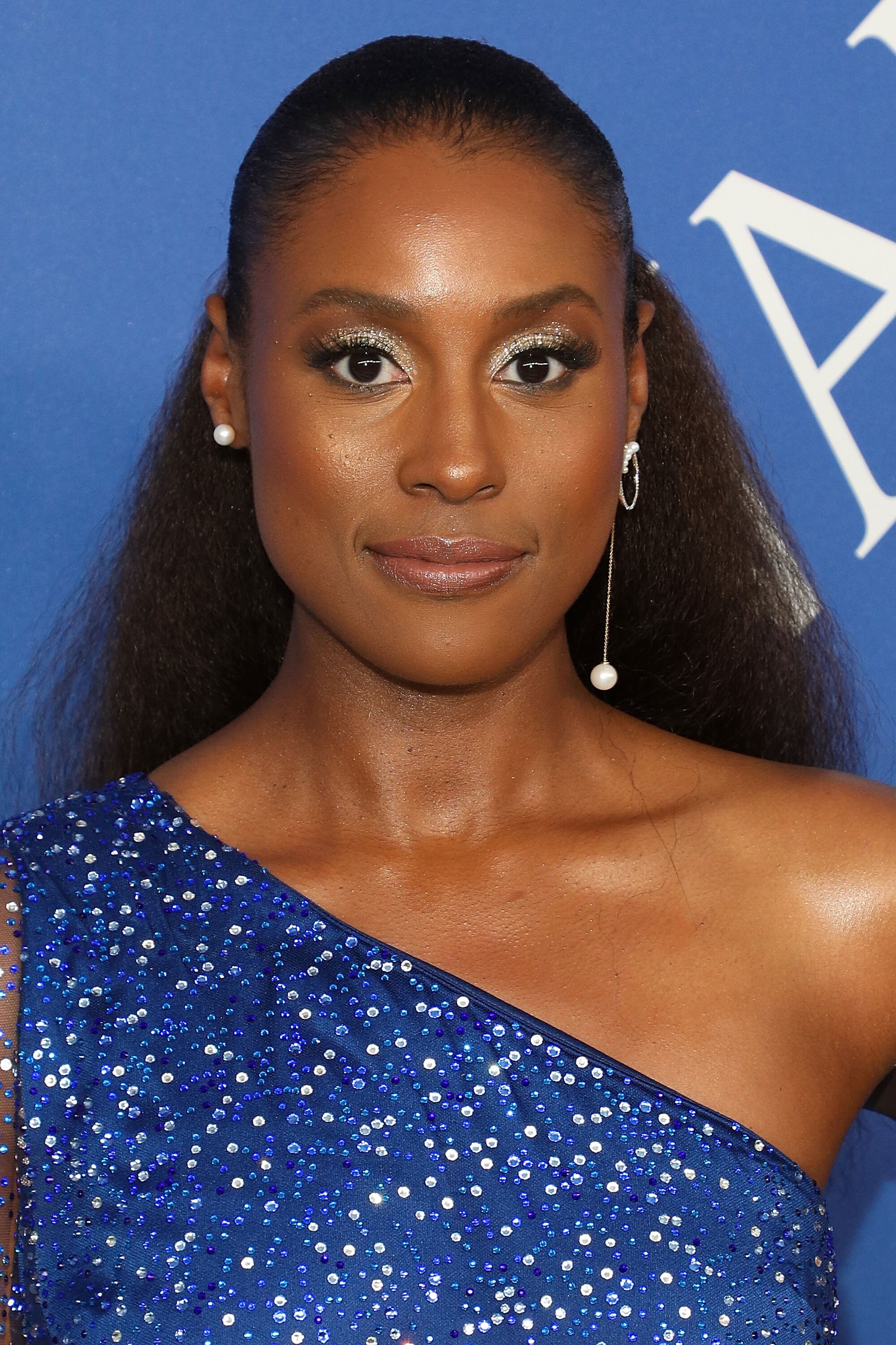 Issa Rae, Hair and makeup inspiration, Style icon, Beauty and fashion influence, 2000x3000 HD Phone