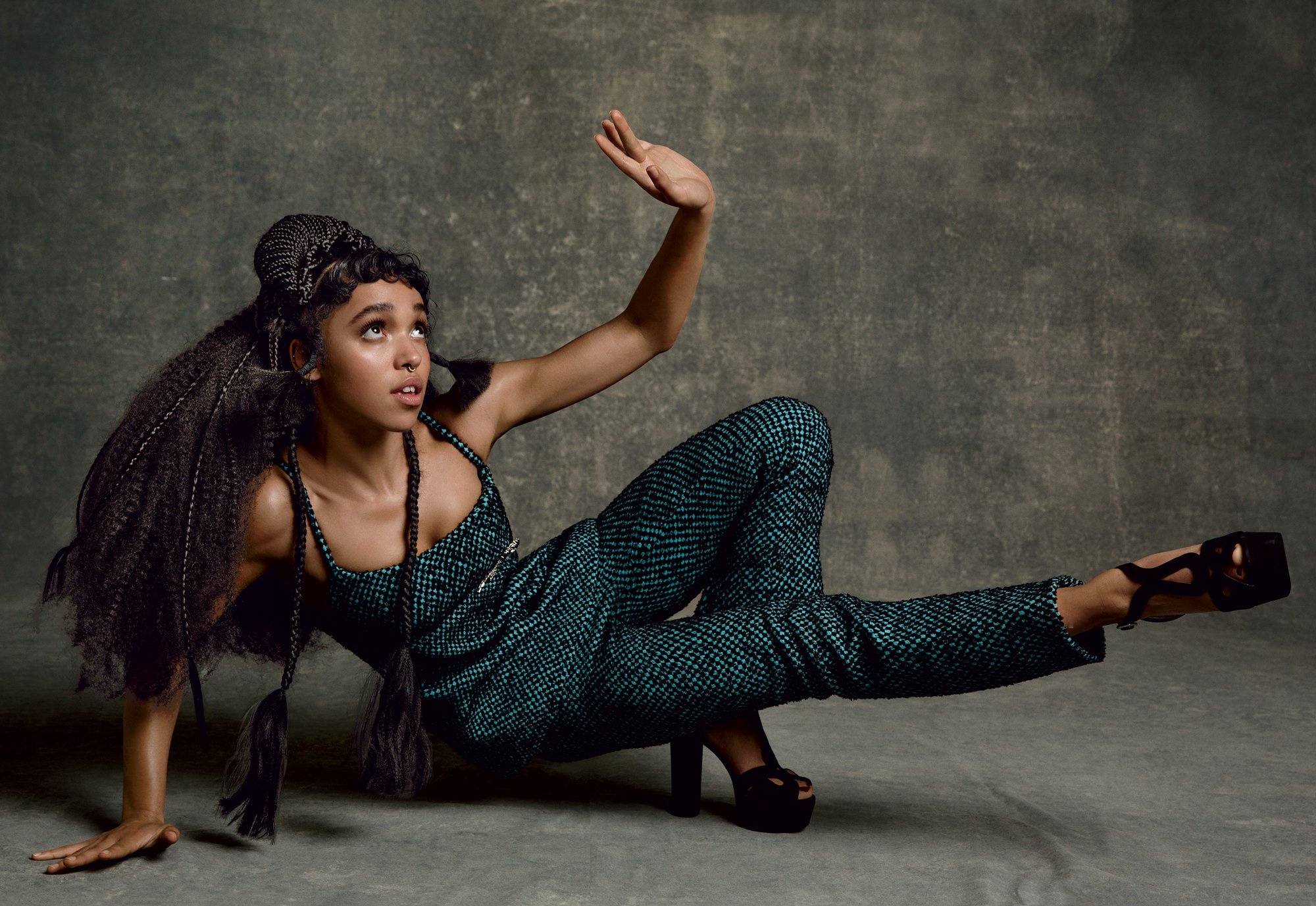 FKA Twigs, HD wallpapers, FKA Twigs, Hinterground, 2000x1380 HD Desktop