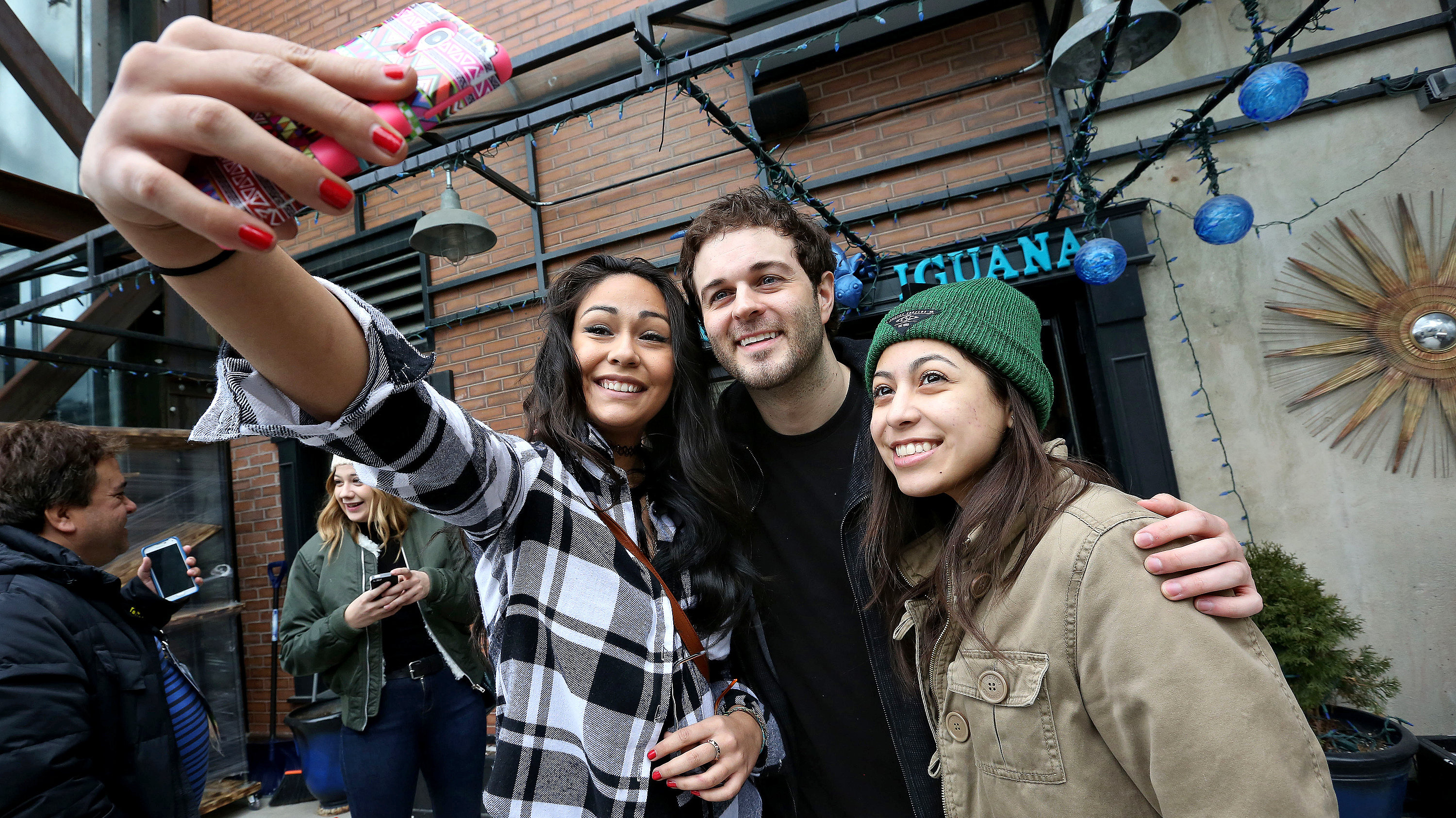 Curtis Lepore, Sundance, Celebrity crowd, 3000x1690 HD Desktop