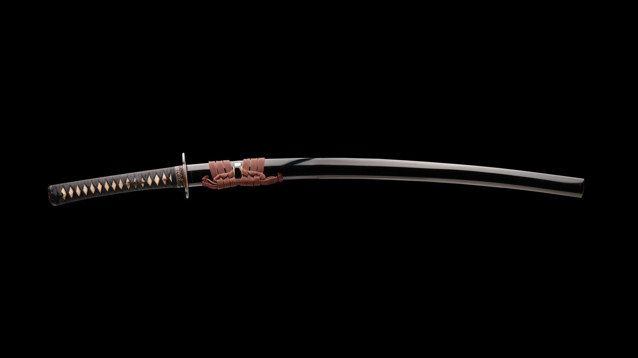Sheathed Katana sword, Black lacquered saya scabbard, Tsuka handle with tsuba, HD Desktop wallpaper