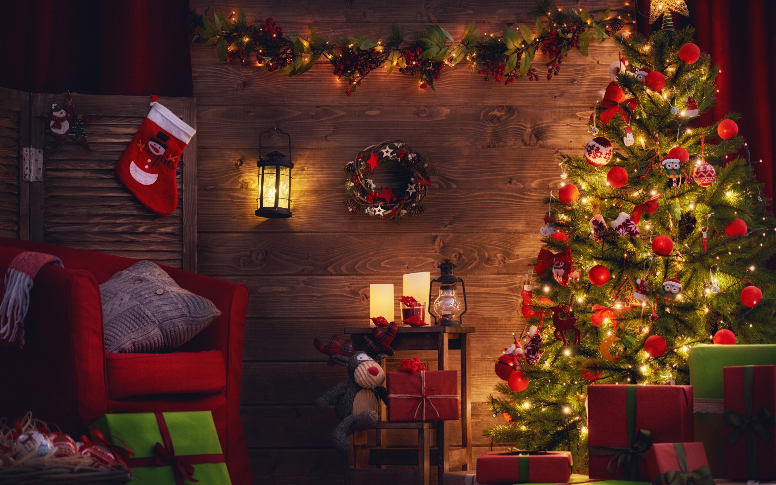 Christmas tree, Holiday decorations, Gift exchange, Dual-wide wallpapers, 2560x1600 HD Desktop