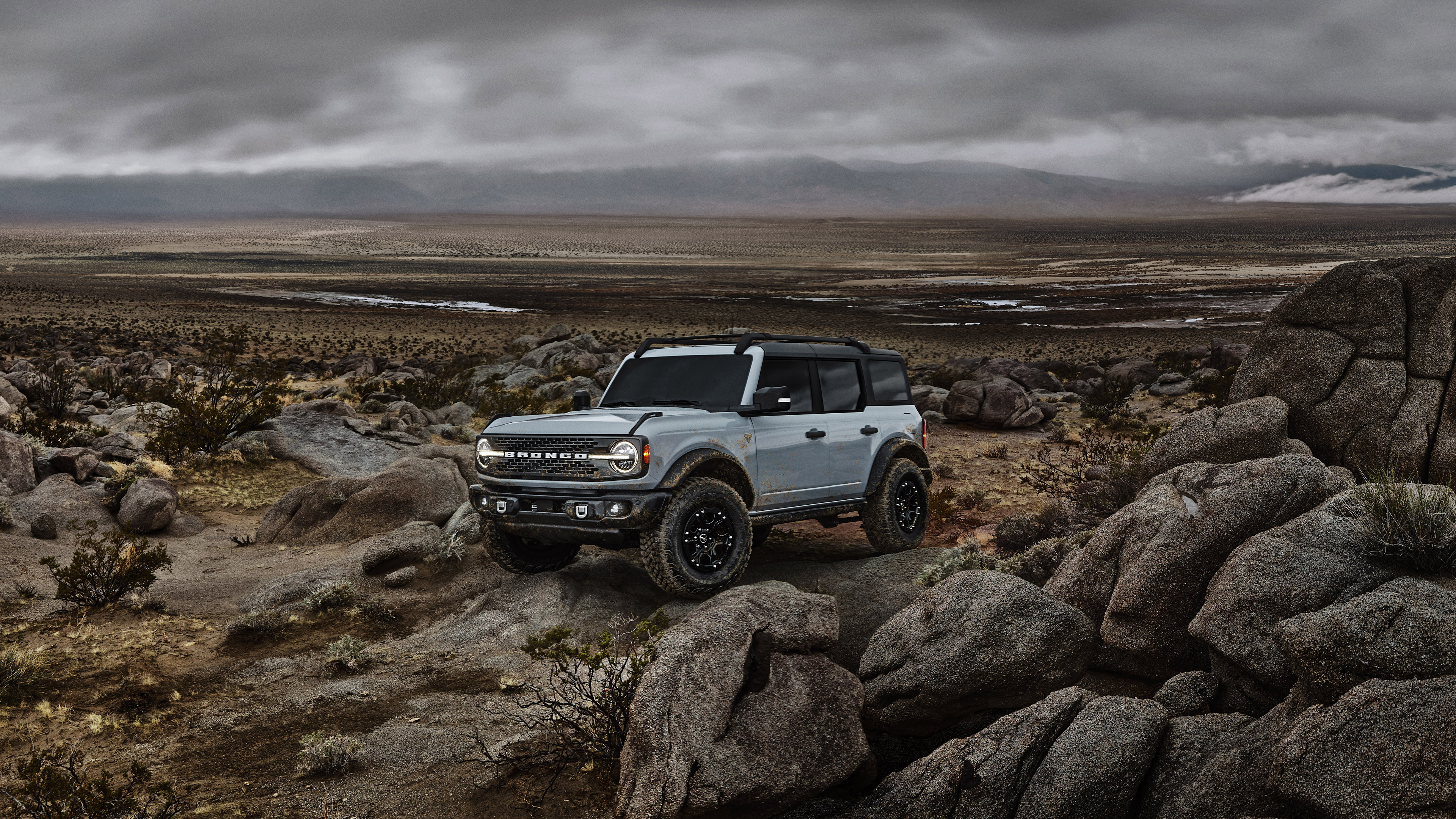 2022 Ford Bronco, Off-road Driving Wallpaper, 3840x2160 4K Desktop