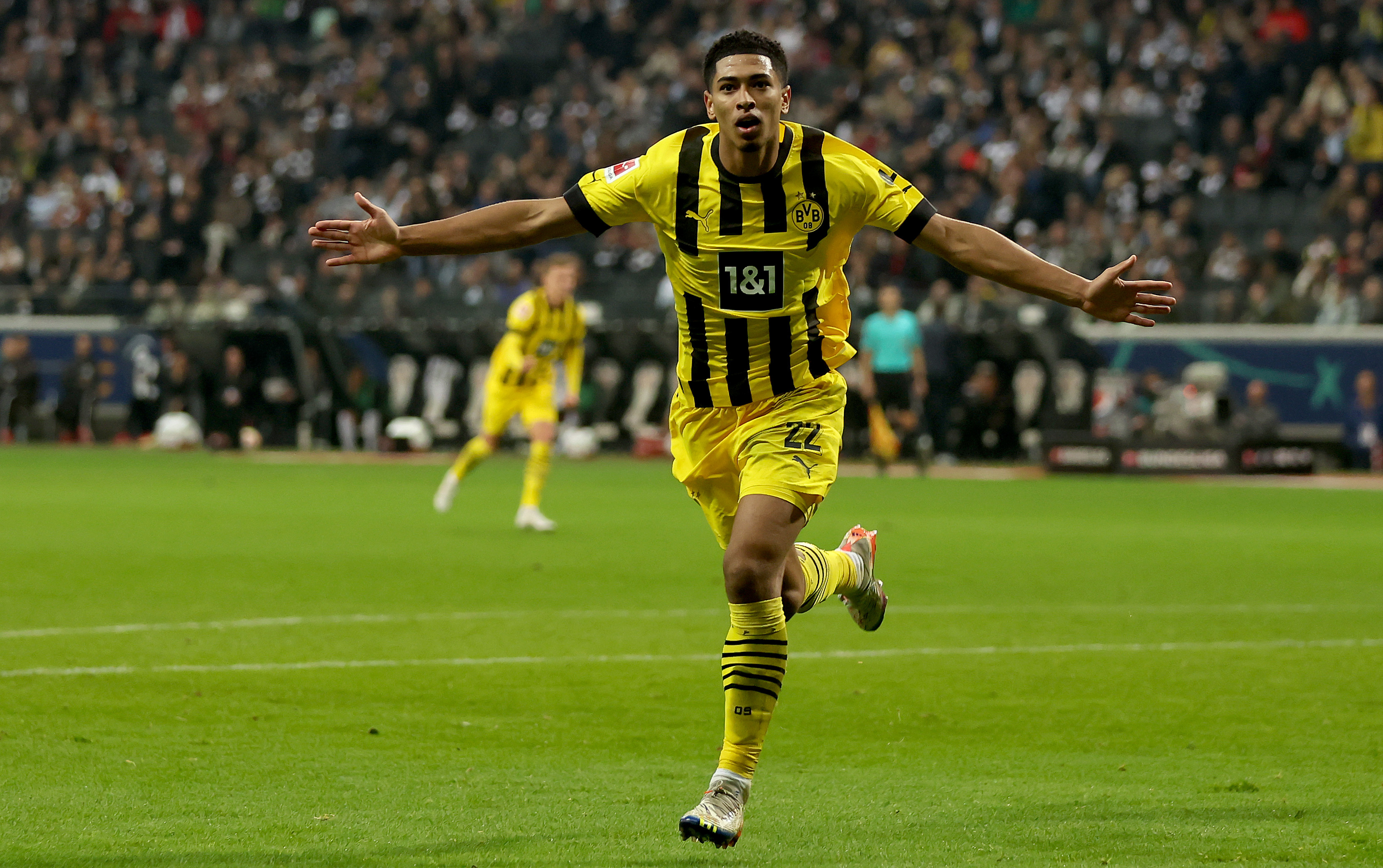 Jude Bellingham, Borussia Dortmund kit, Open-arm goal celebration, HD Desktop wallpaper