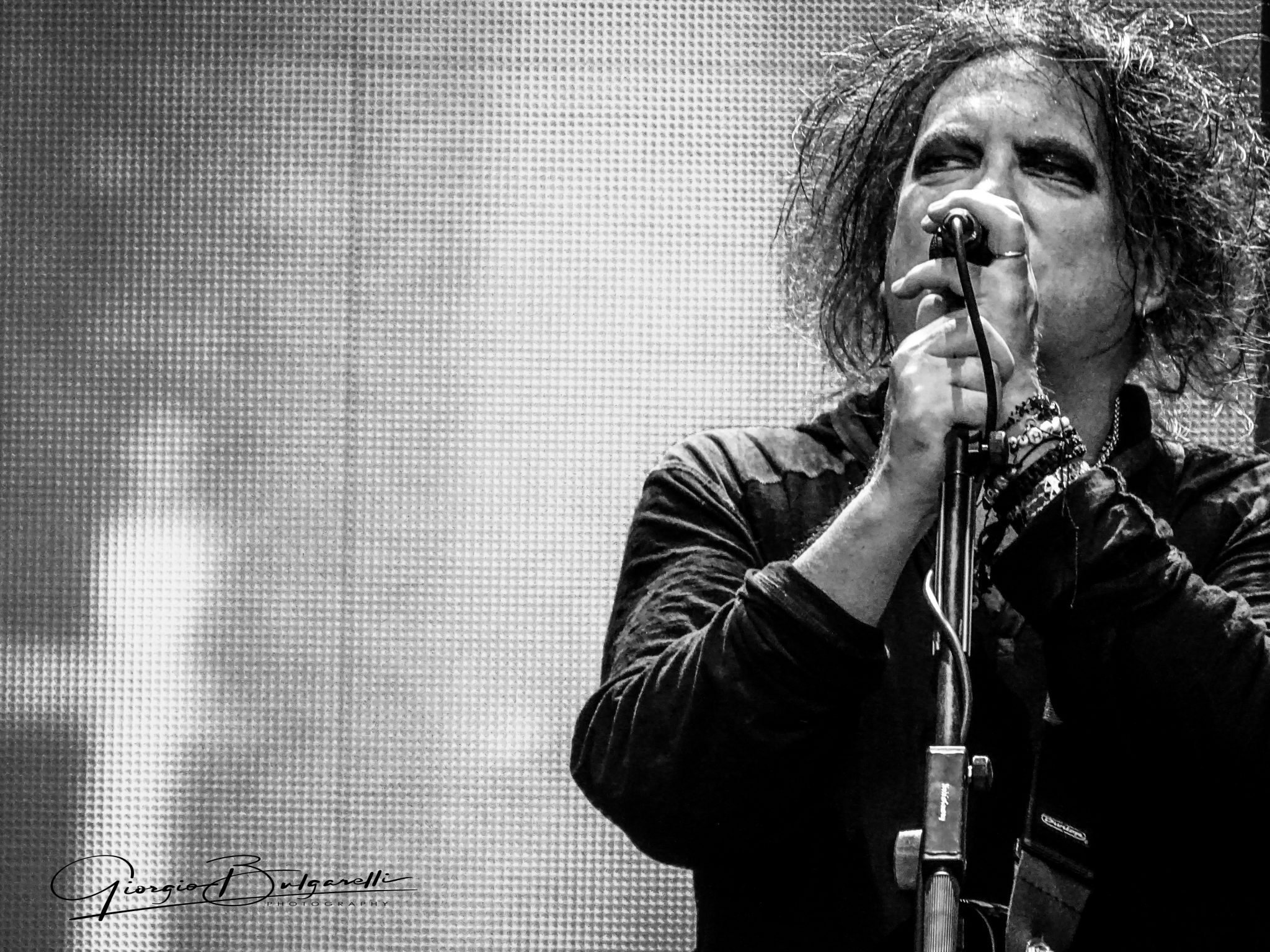 Robert Smith, The Cure legend, Timeless music, Influential artist, 2050x1540 HD Desktop