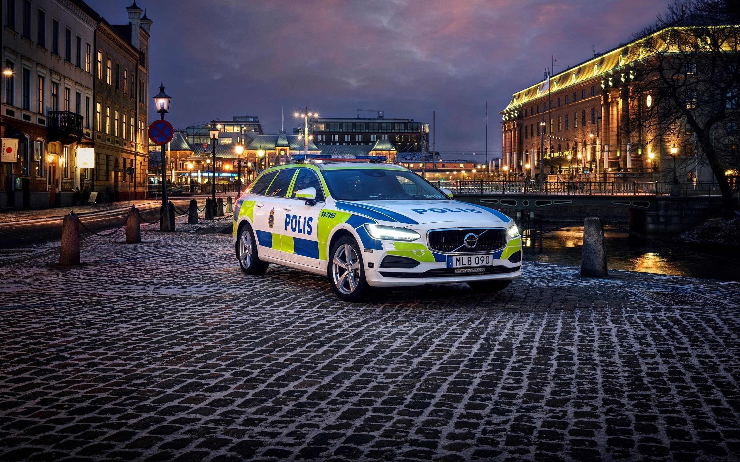 Swedish Police Volvo V90, Clarion Hotel Post Gothenburg, Cobblestone square at twilight, HD Desktop wallpaper