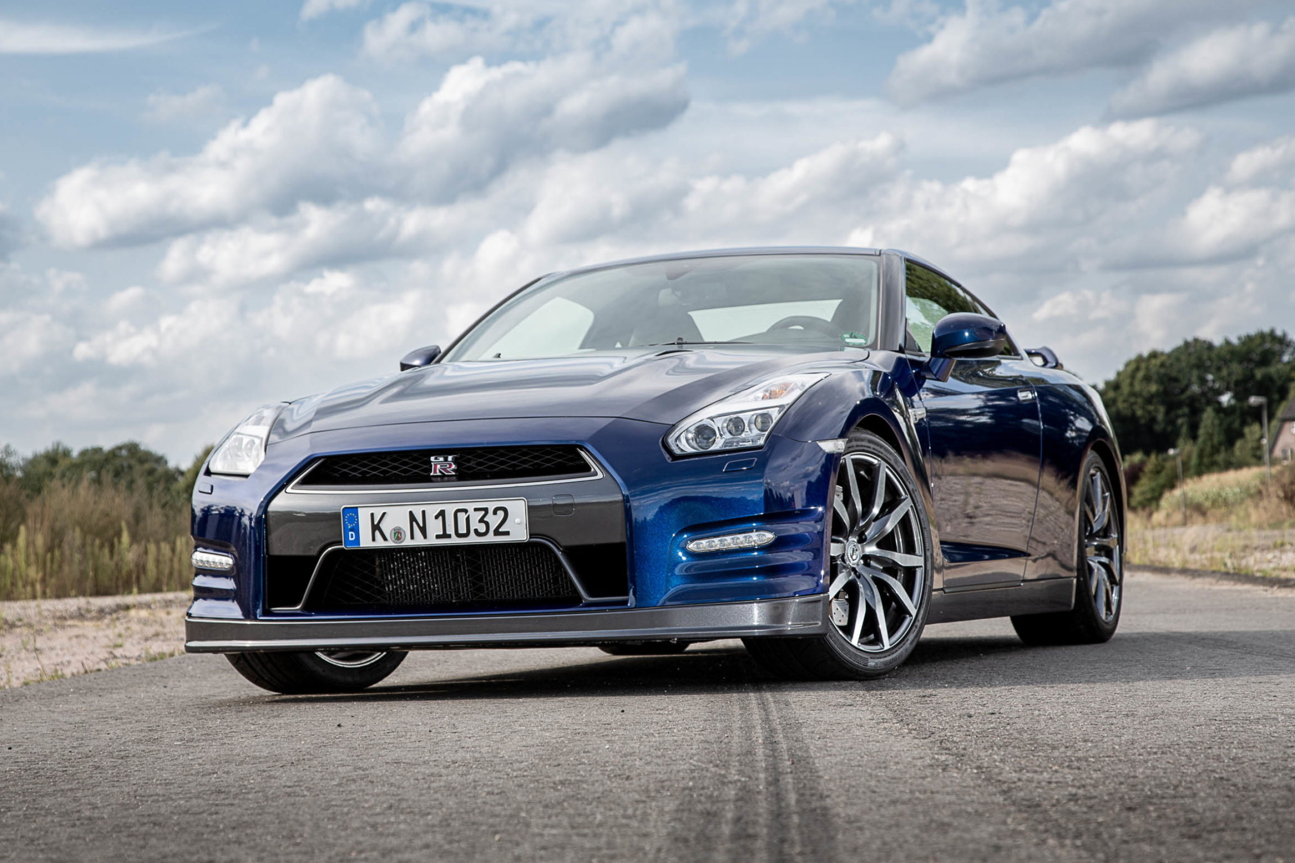 Nissan GT-R, Farewell to Europe, Fanaticar magazine, Performance supercar, 2560x1710 HD Desktop