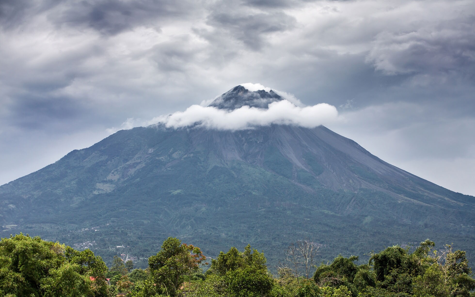 Mount Vesuvius, Travels, Active volcanoes, Worth visiting, 1960x1230 HD Desktop