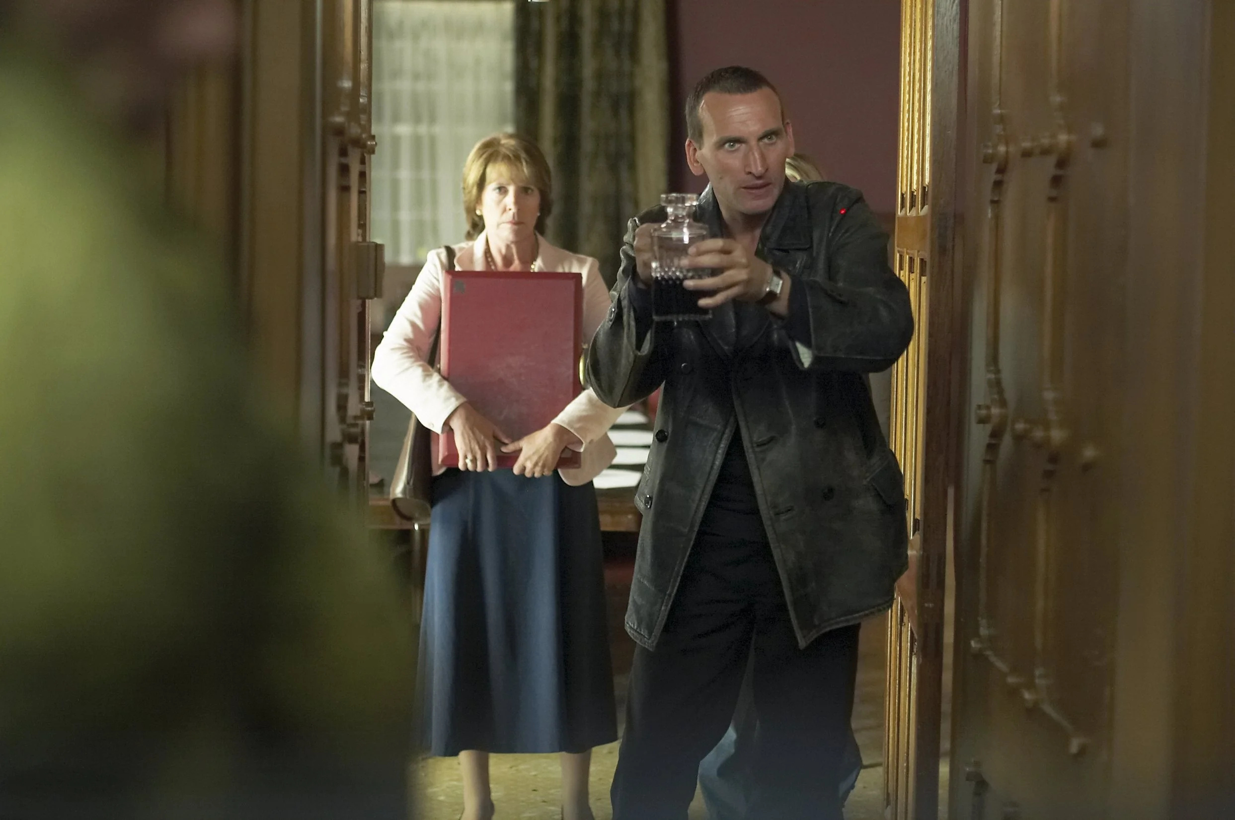 Christopher Eccleston's perspective, Promoting gender diversity, Doctor Who revolution, Season 13 expectations, 2490x1660 HD Desktop
