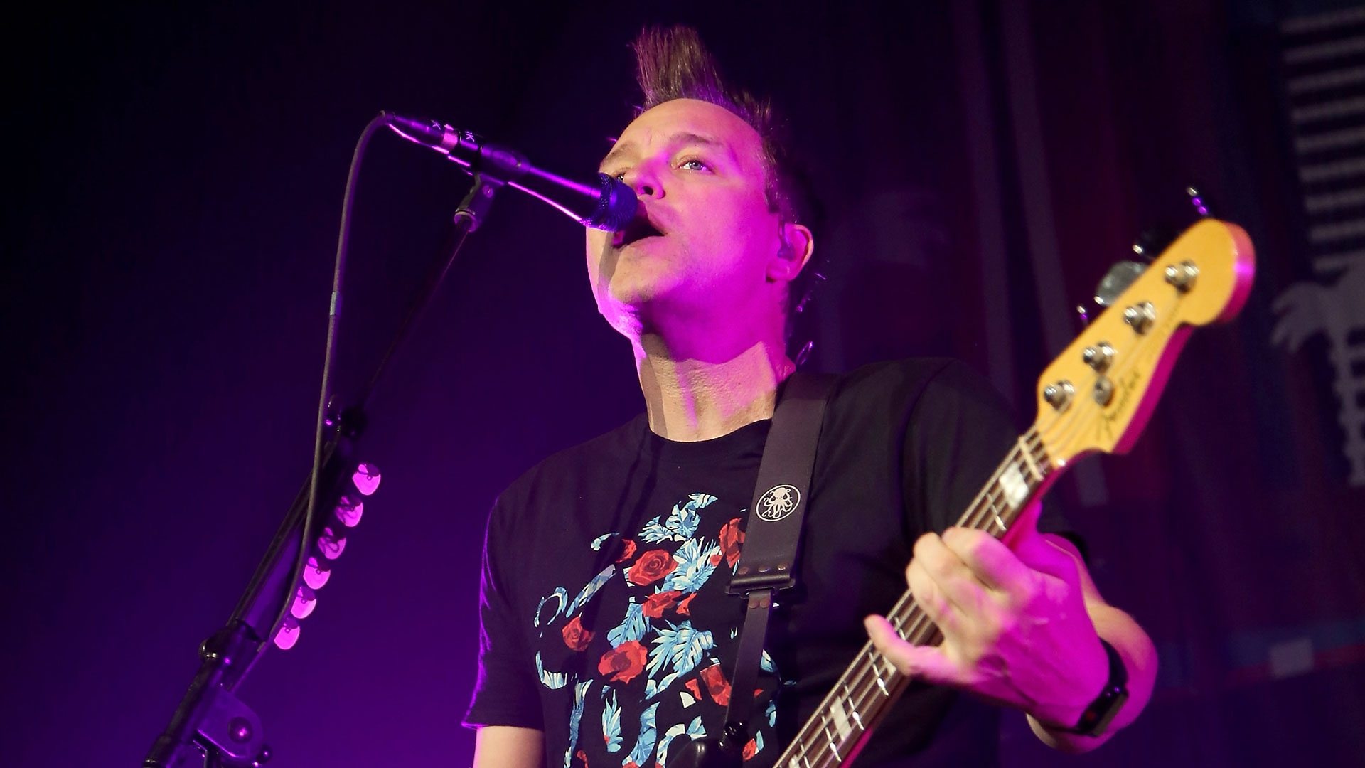 Mark Hoppus, blink 182 guitarist, BBC Radio 1 interview, 1920x1080 Full HD Desktop