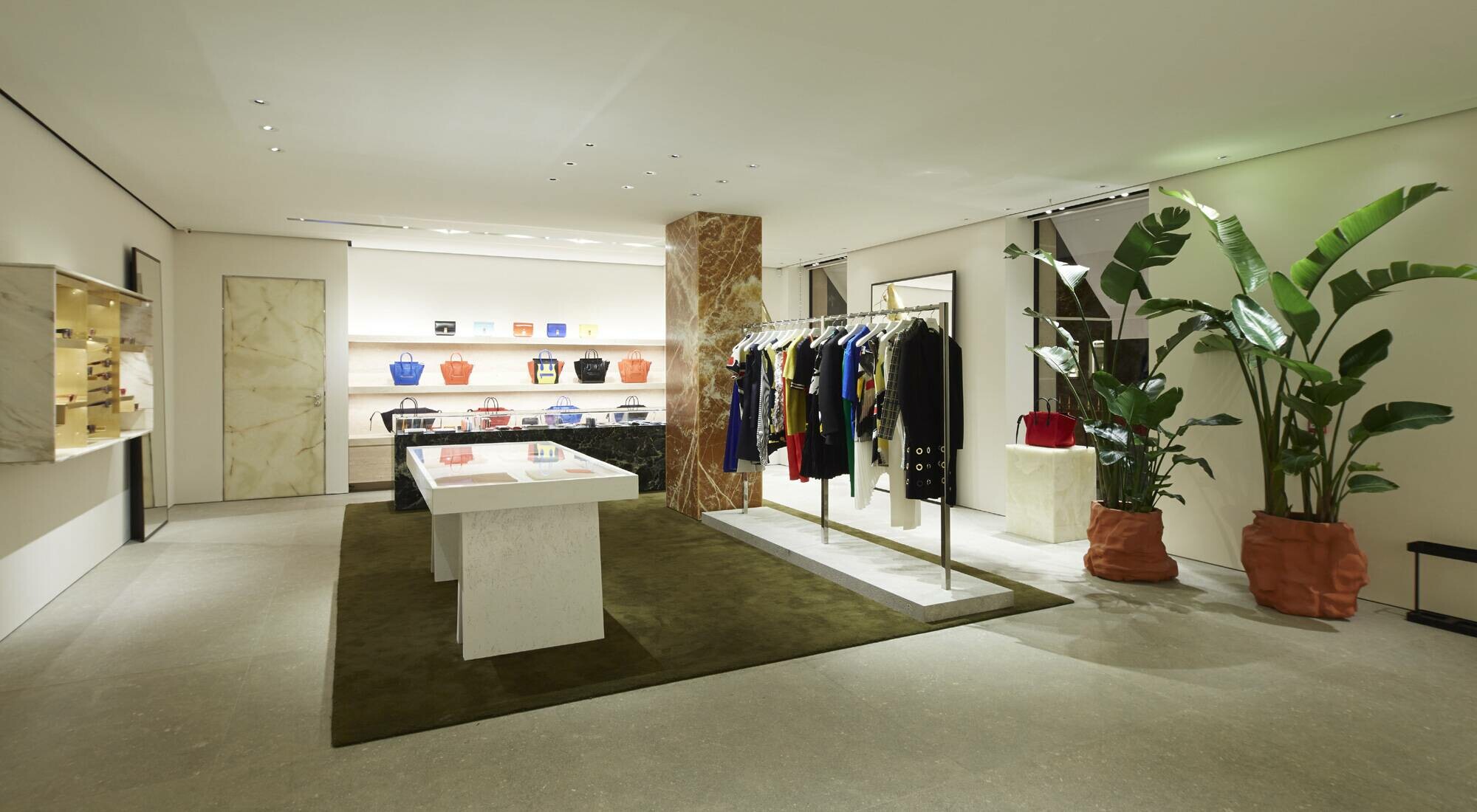 Celine, New boutique, Avenue Montaigne, LVMH, 2000x1100 HD Desktop