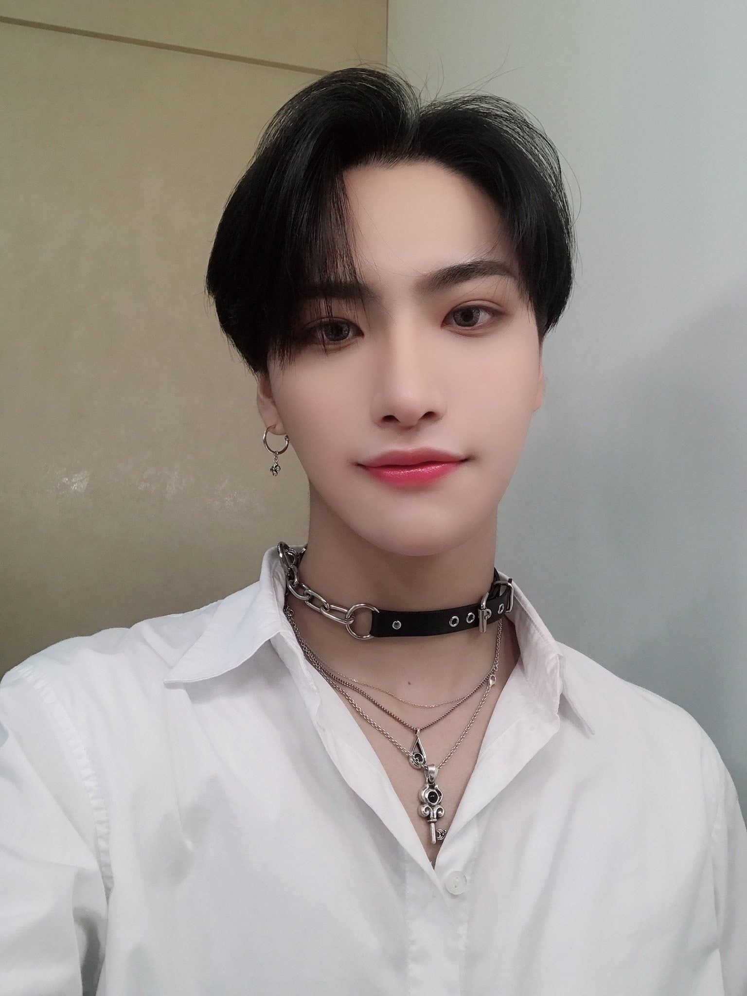 Chokers Cross Necklace, ATEEZ Seonghwa, 1540x2050 HD Phone