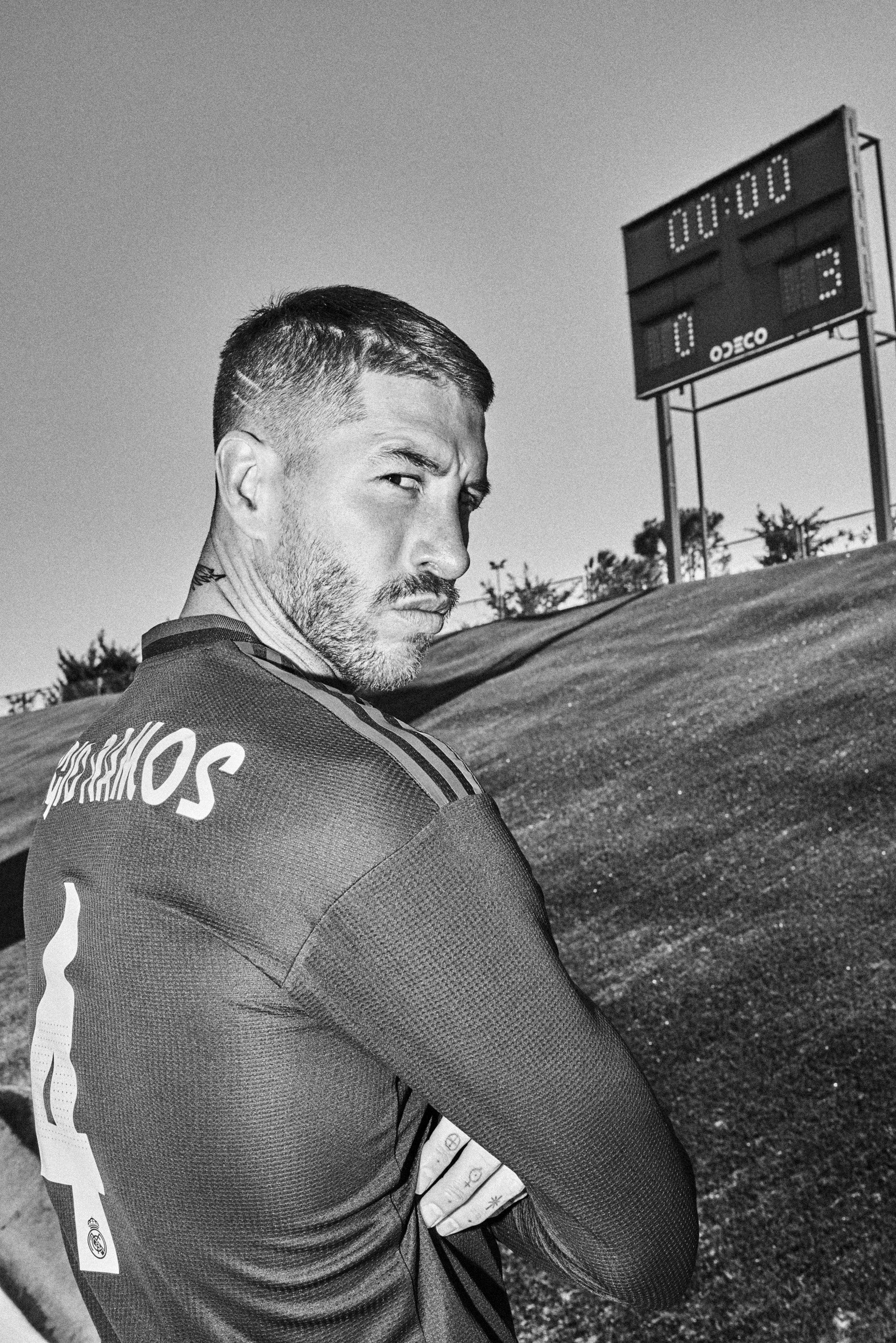 Sergio Ramos, Real Madrid jersey, stadium scoreboard, HD Phone wallpaper