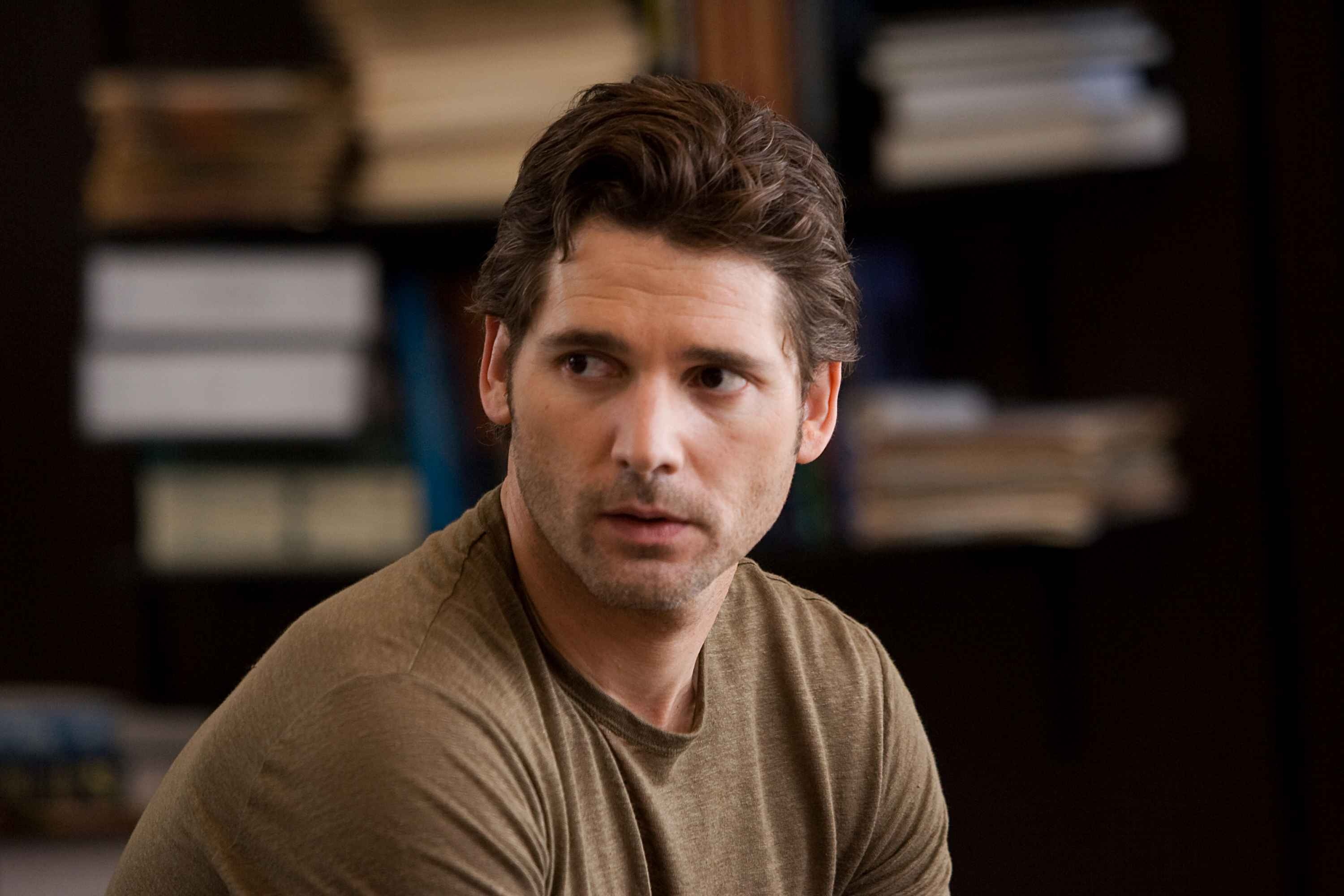 Eric Bana, Intense actor, Captivating presence, Memorable roles, 3000x2000 HD Desktop