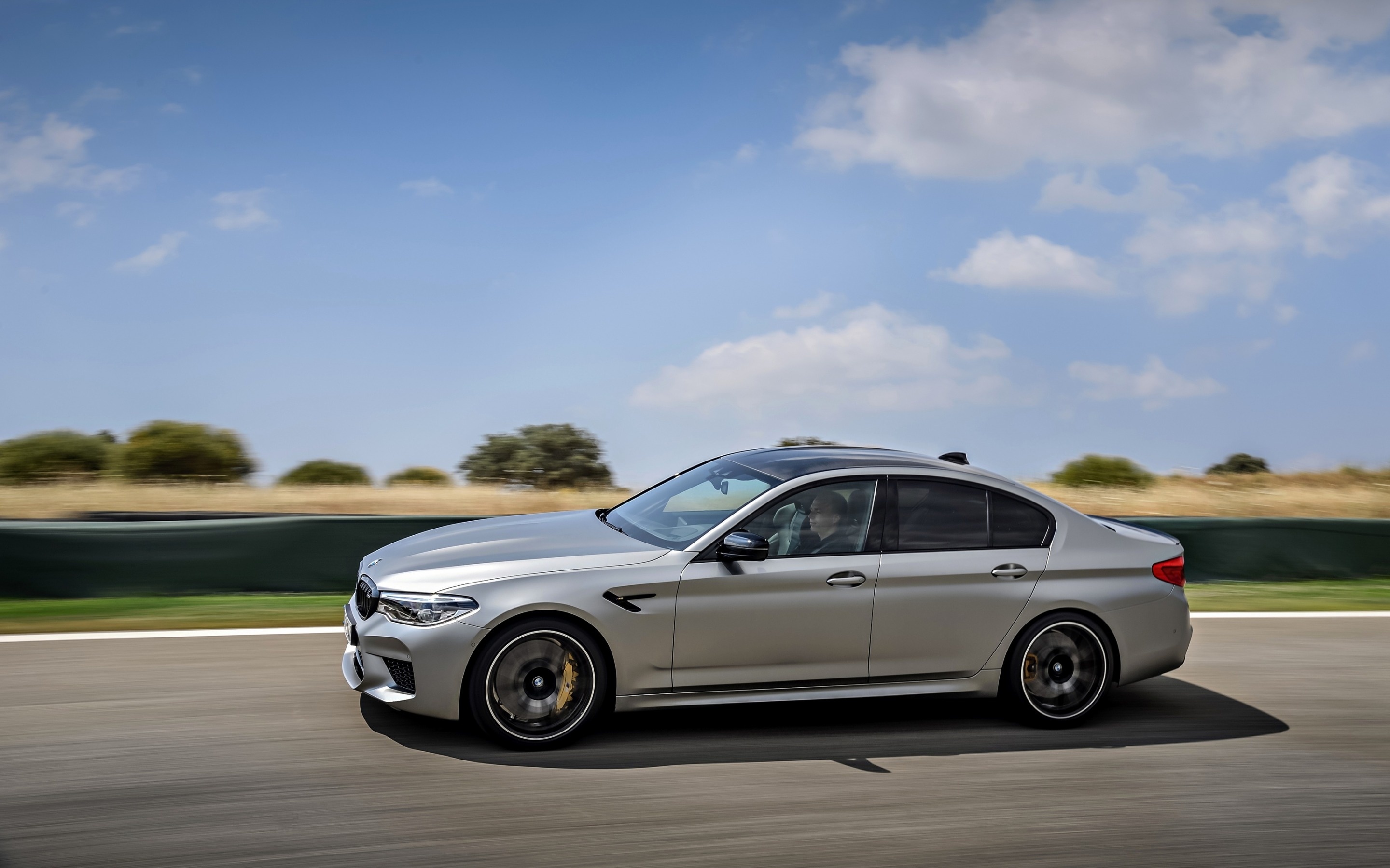 BMW M5, High quality pictures, Silver sedan, Business class, 2880x1800 HD Desktop