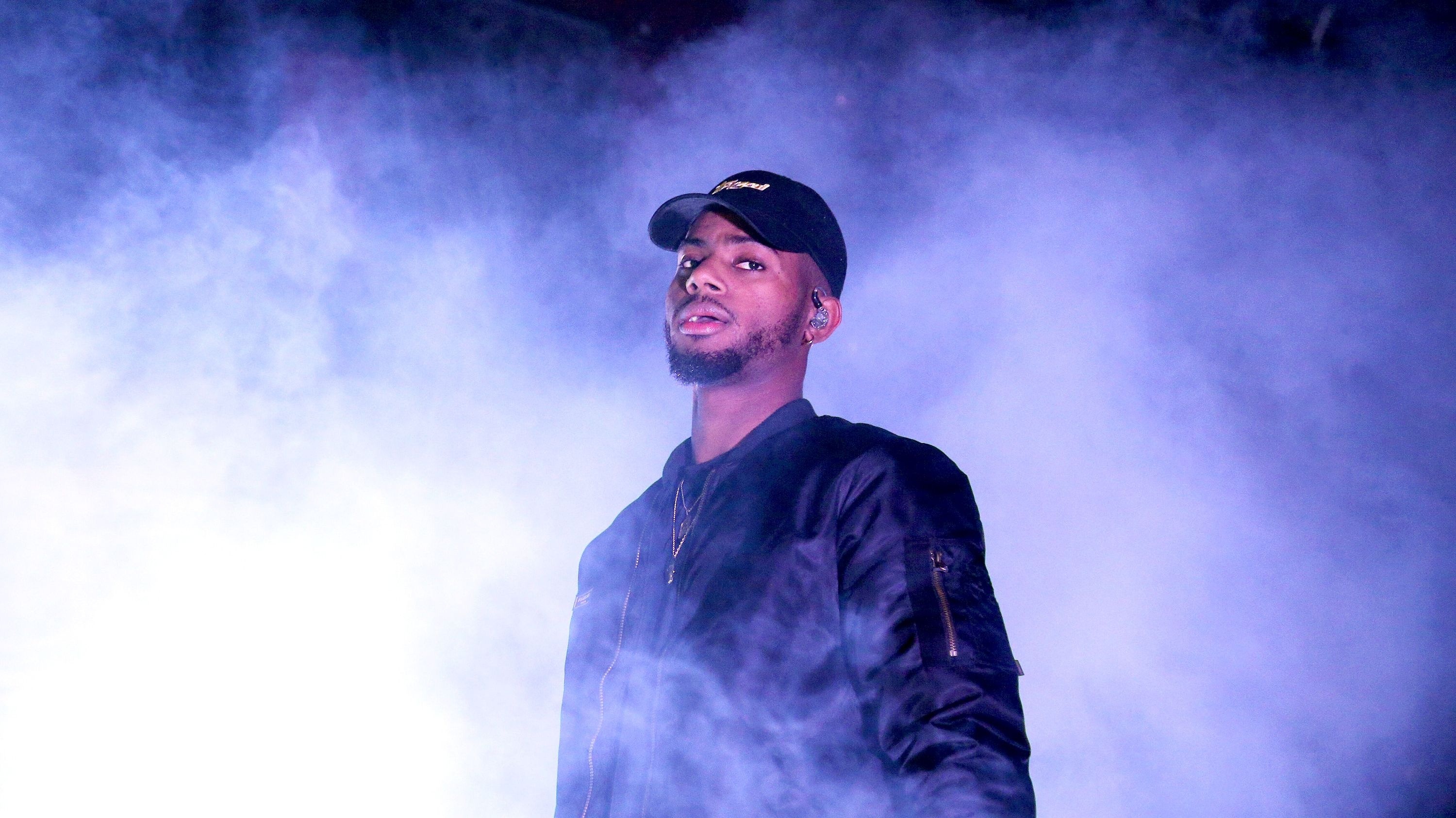 Bryson Tiller music, R&B singer, Louisville native, Hip-hop influences, 3000x1690 HD Desktop