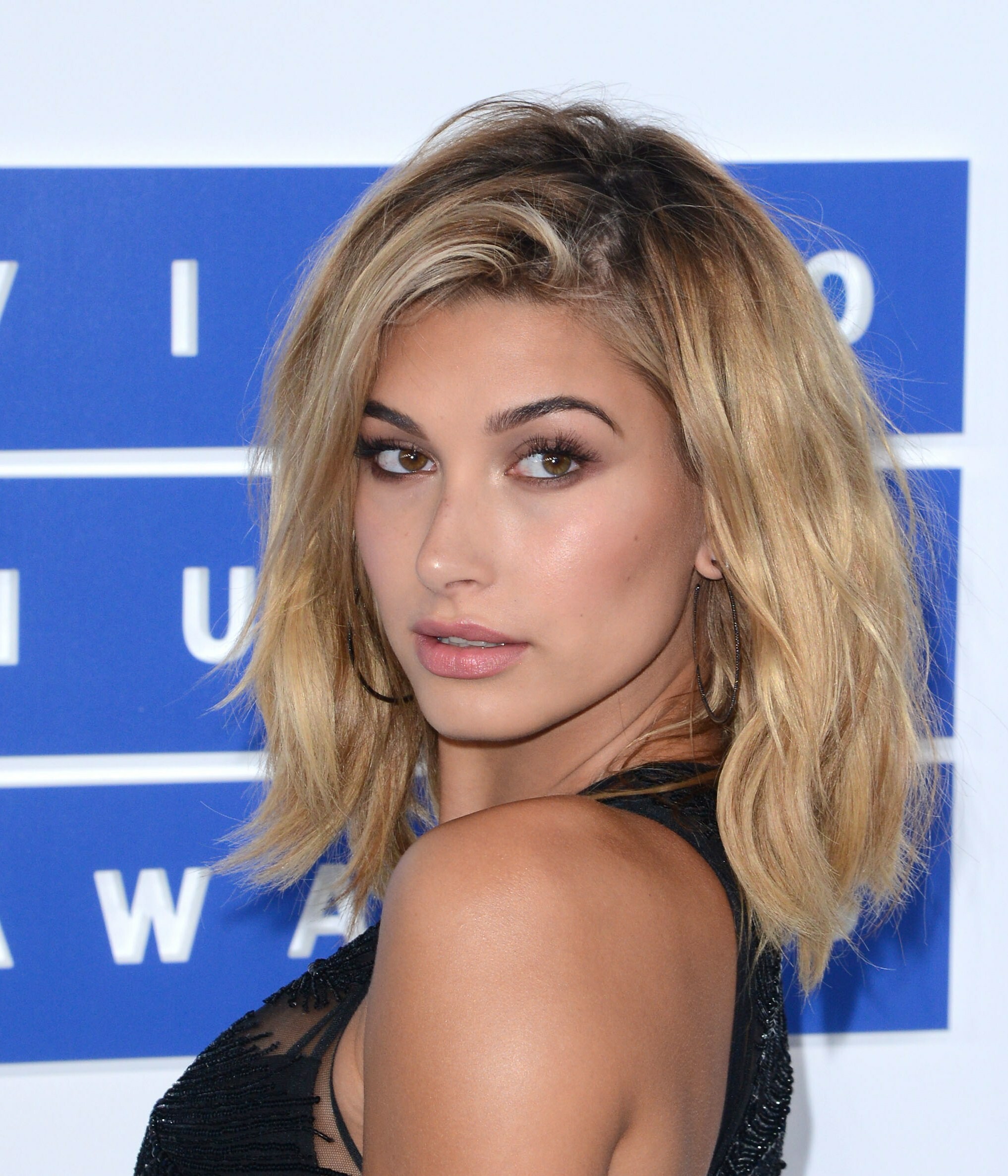 Hailey Bieber, Hairstyle inspiration, Stunning photos, Modern trends, 2040x2380 HD Phone