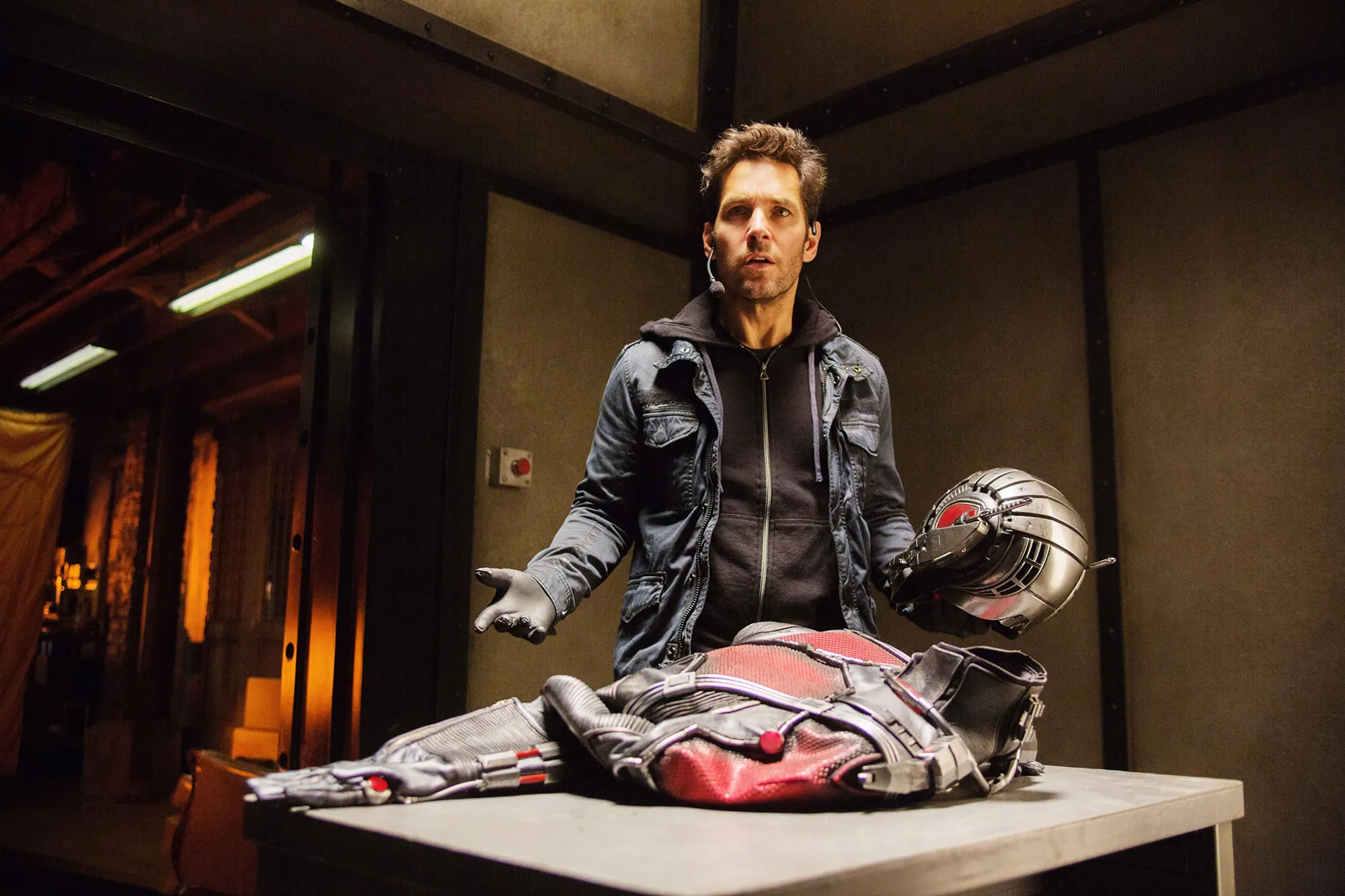 Ant-Man movie for skeptics, Superhero film analysis, Marvel storytelling, Unique superhero, 2000x1340 HD Desktop