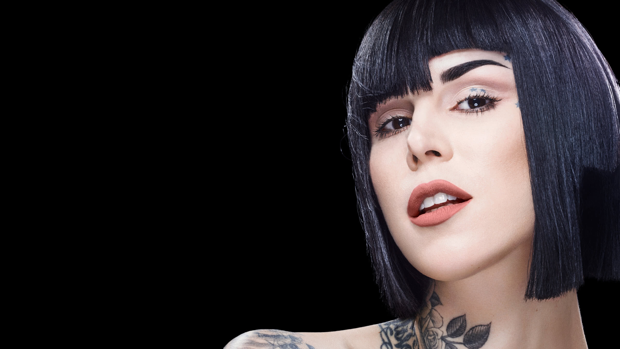 Kat Von D, WQHD portrait wallpaper, Gilded aesthetics, Unique charm, 2560x1440 HD Desktop