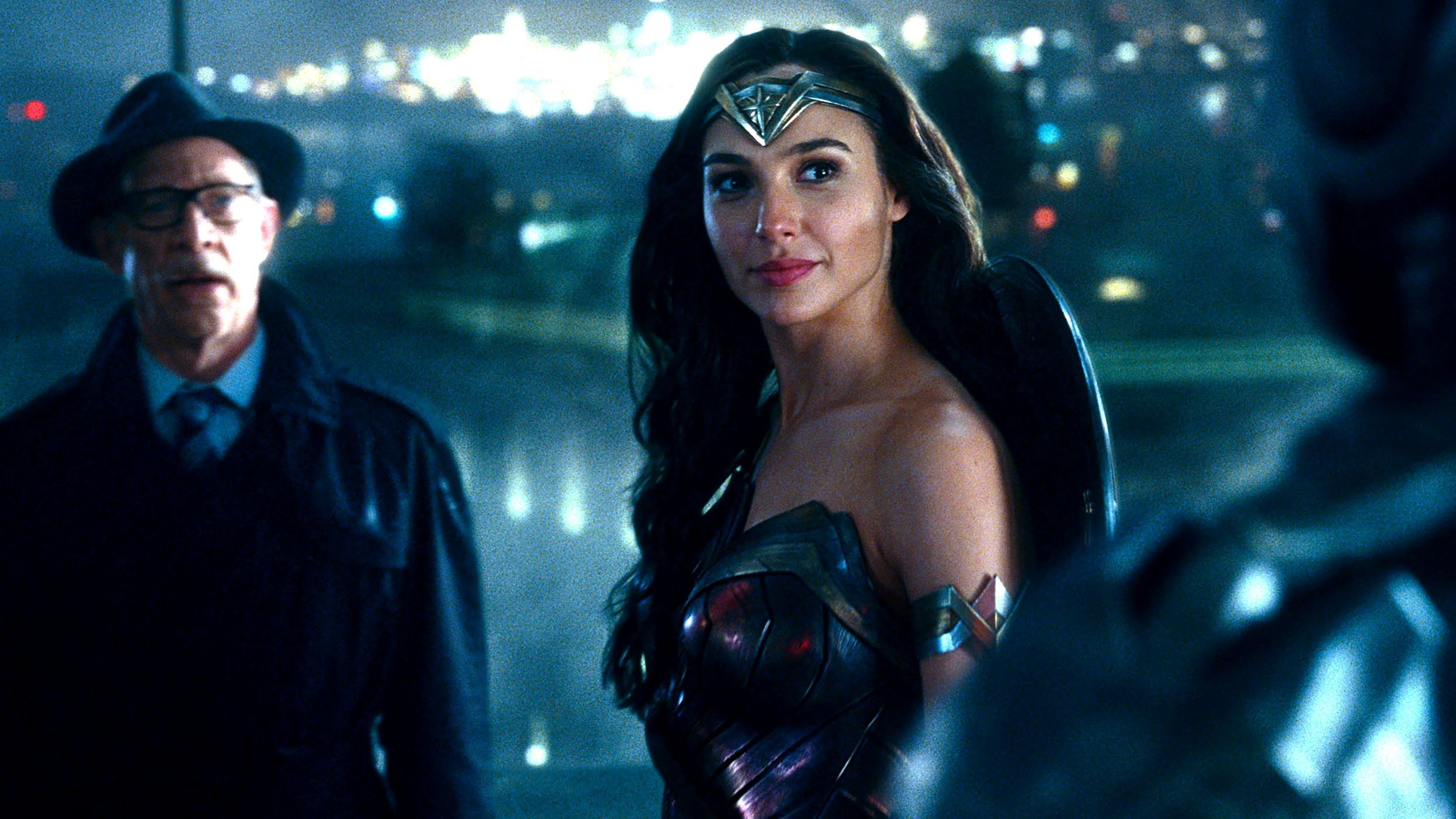 Justice League, Bad review, Marie Claire, Expert, 2500x1410 HD Desktop
