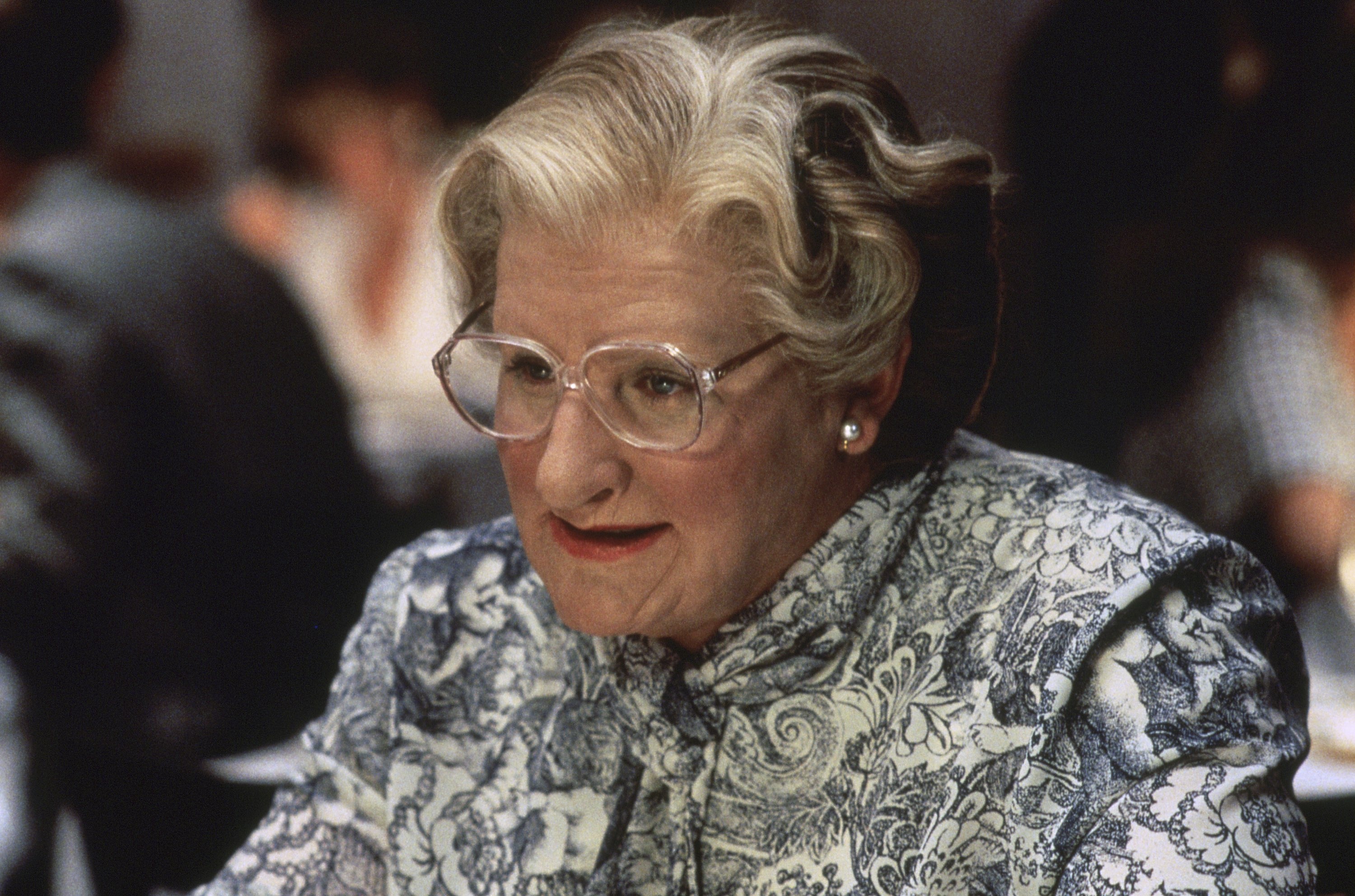 Mrs. Doubtfire film, Park Circus, Classic comedy, Robin Williams, 3000x1990 HD Desktop