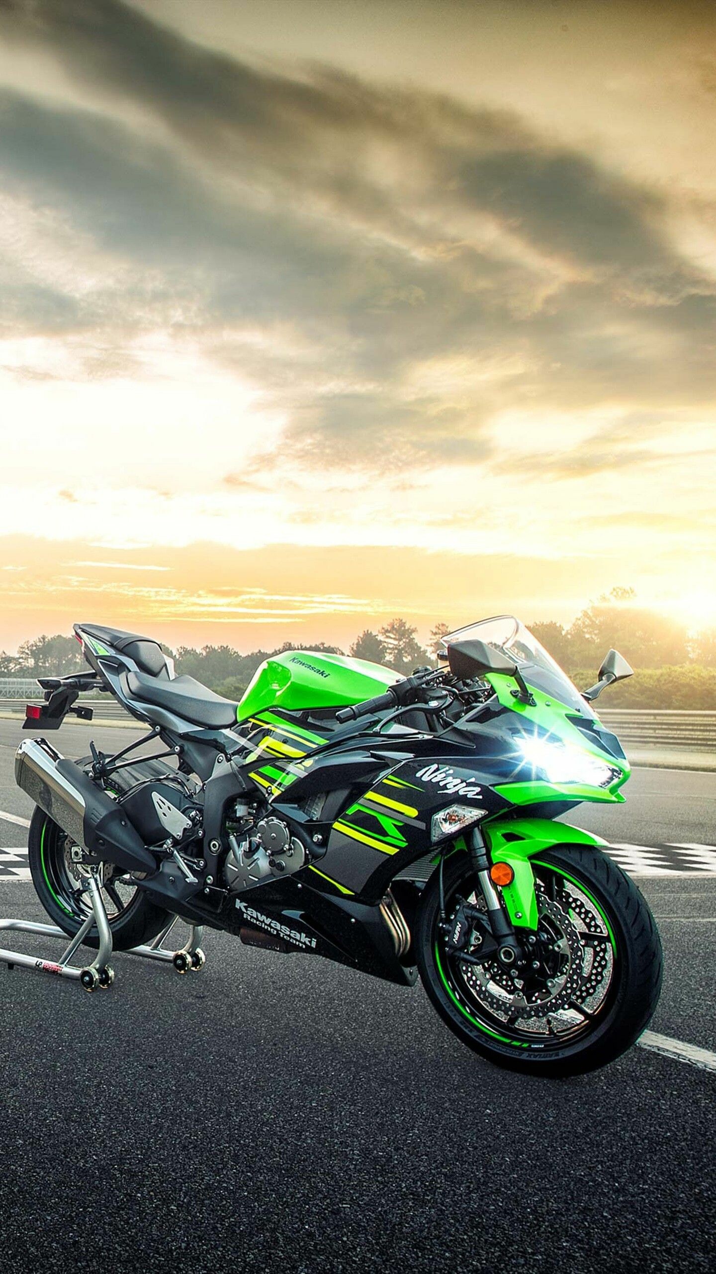 Kawasaki Ninja ZX, Stunning ZX6R wallpapers, Biking enthusiasts, 1440x2560 HD Phone