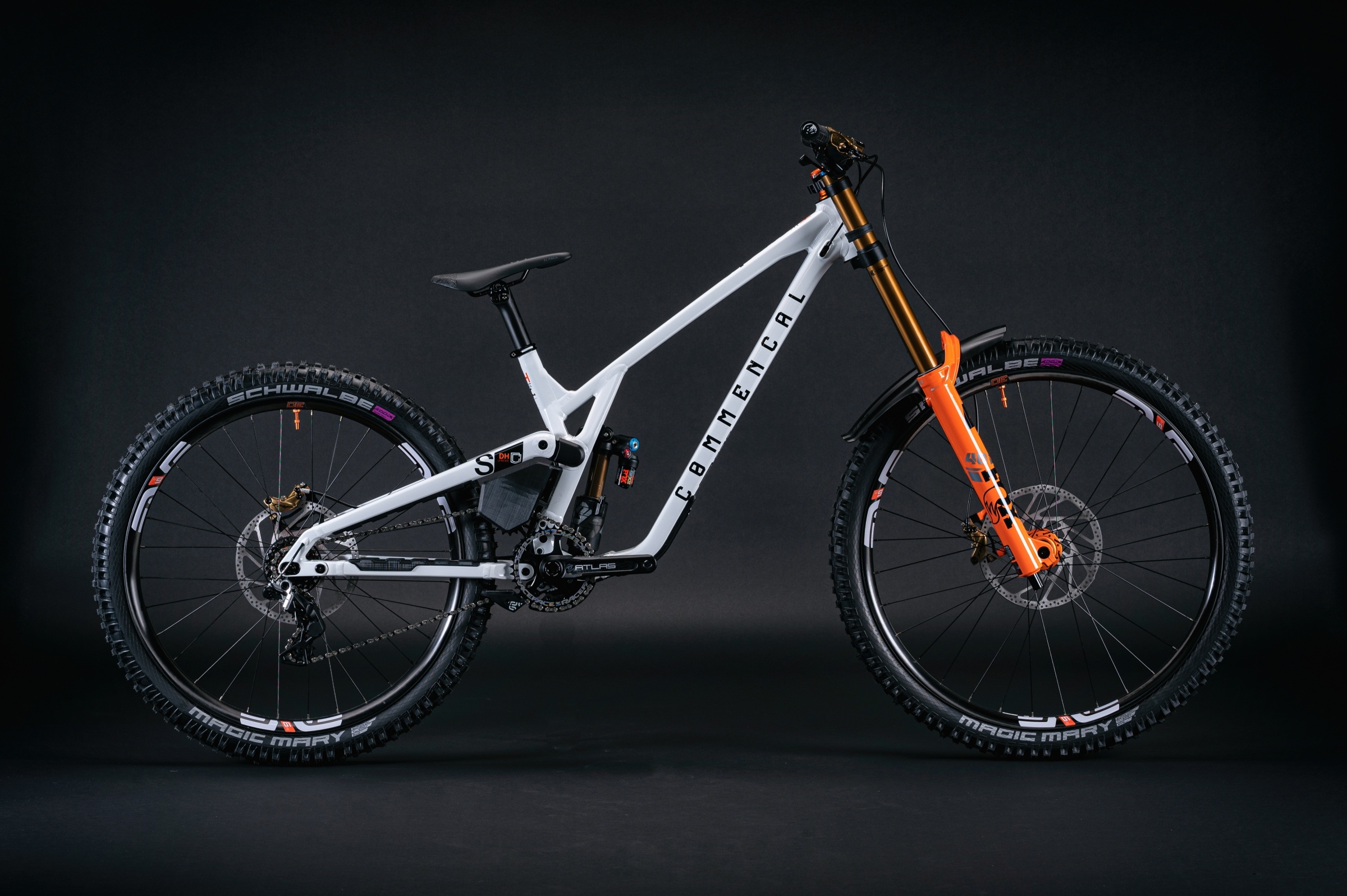 Commencal Supreme DH V5, Downhill biking, Best-looking DH bike, Ultimate performance, 2400x1600 HD Desktop