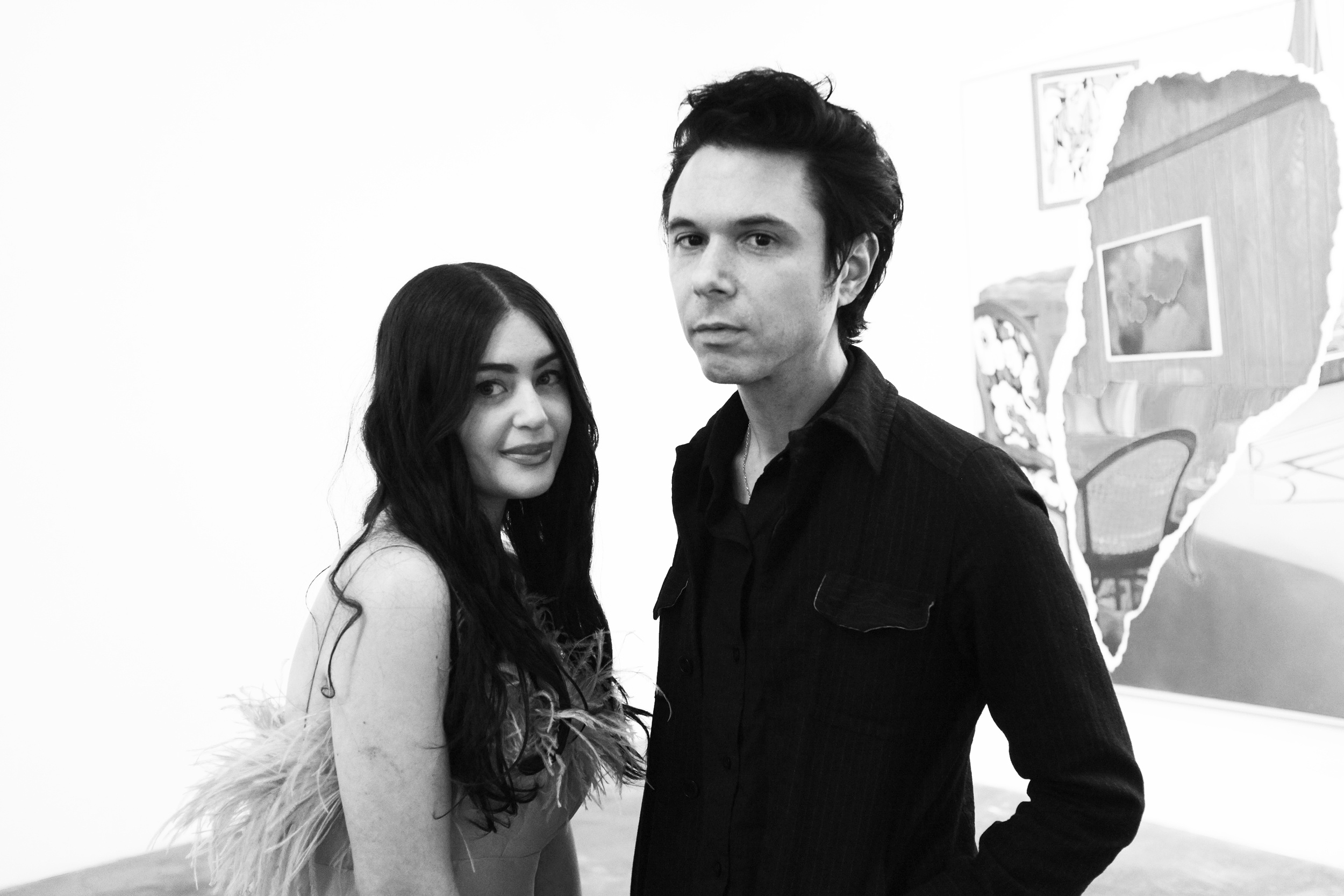 Nick Zinner, Ariana Papademetropoulos, Wonderland Avenue, 2500x1670 HD Desktop