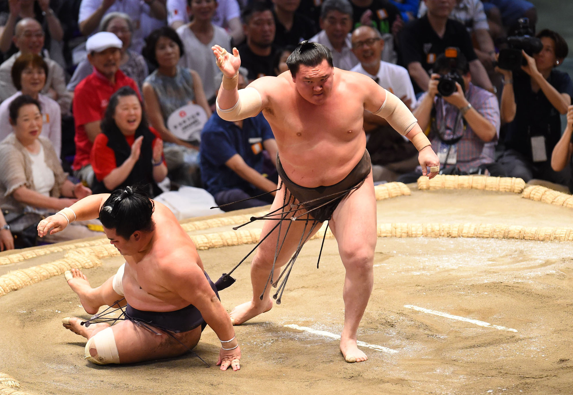 Kakuryu, First loss, Hakuho, 2000x1380 HD Desktop