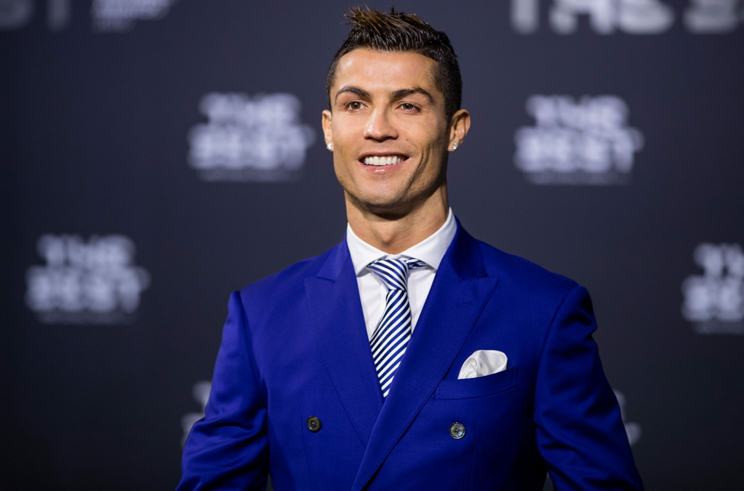 FIFA The Best, Cristiano Ronaldo Wallpaper, 2560x1700 HD Desktop