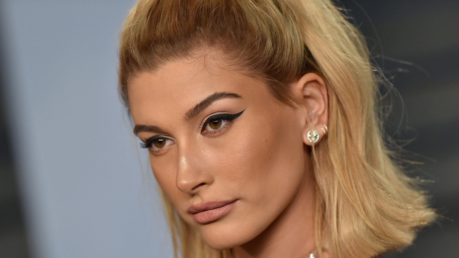 Hailey Bieber, Livincool street style, Fashion inspiration, Steal her look, 1920x1080 Full HD Desktop
