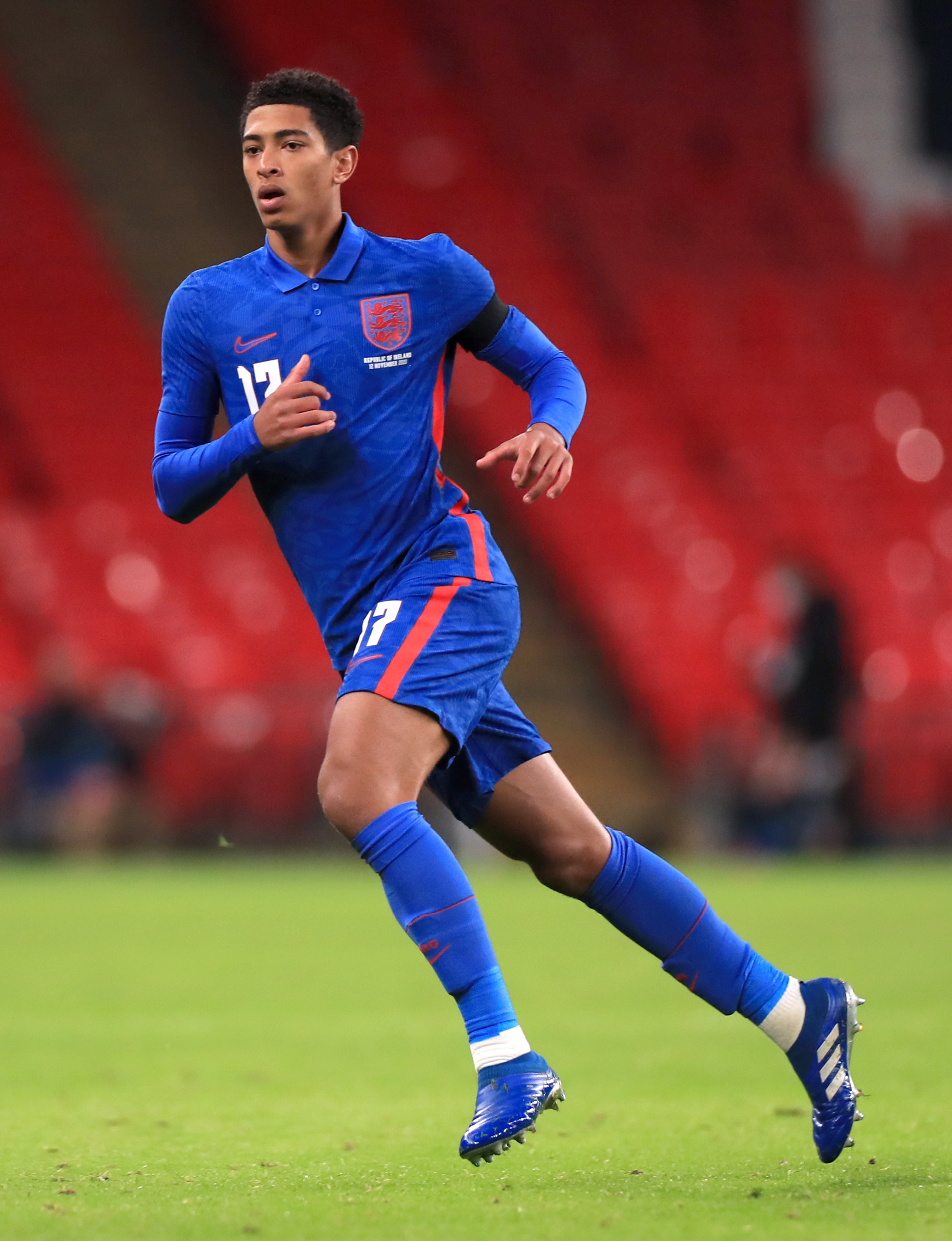 Jude Bellingham, England national football team kit, Football pitch grass, HD Phone wallpaper