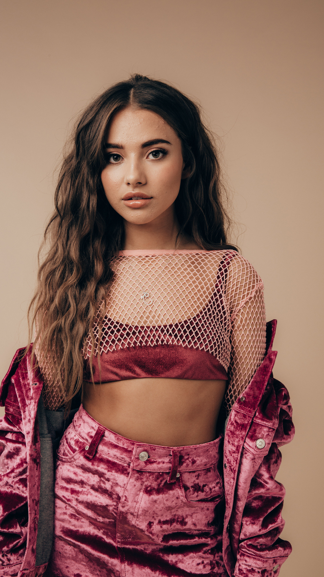 Mabel Singer Wallpapers posted by Christopher Thompson 1080x1920