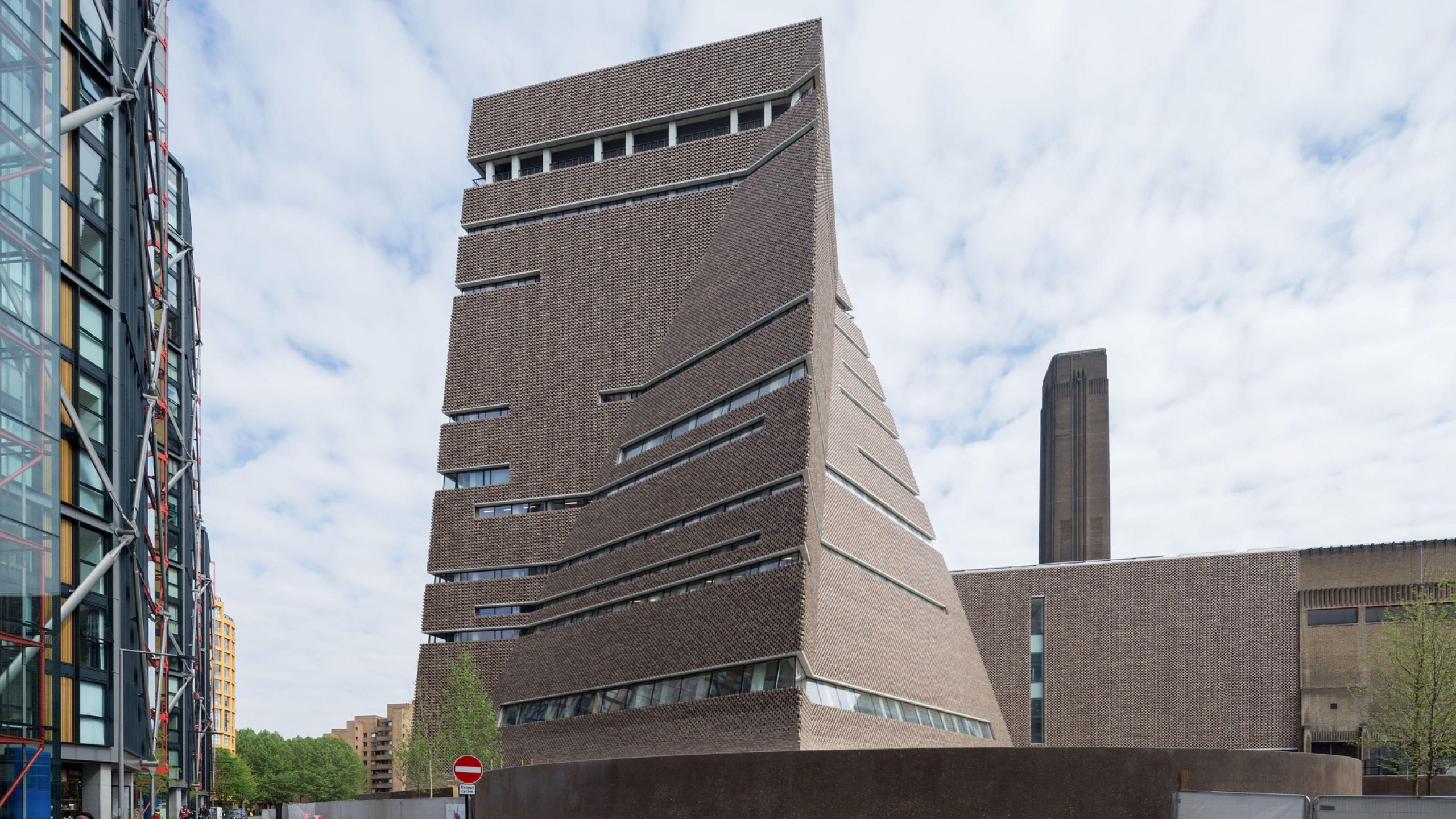 Tate Modern, Blavatnik Building, Renaming, Harpers Bazaar Arabia, 2560x1440 HD Desktop