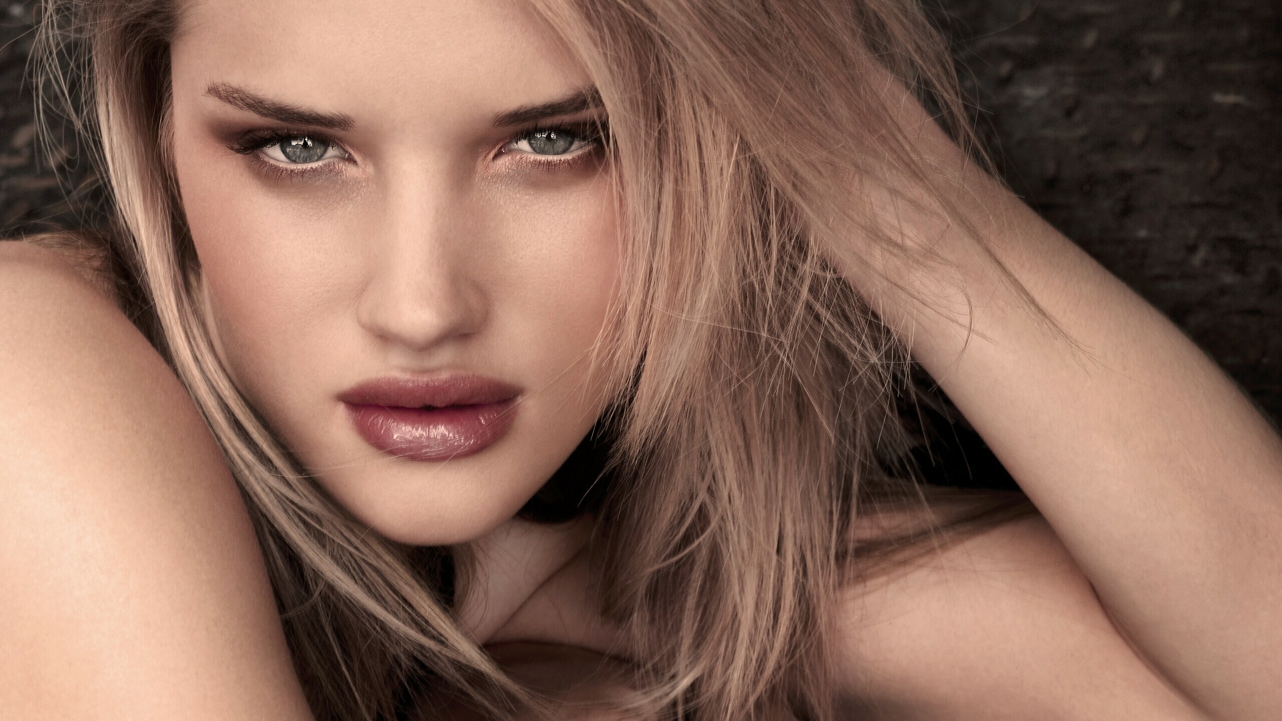 Rosie Huntington-Whiteley, Portrait, 4K resolution, 2560x1440 HD Desktop