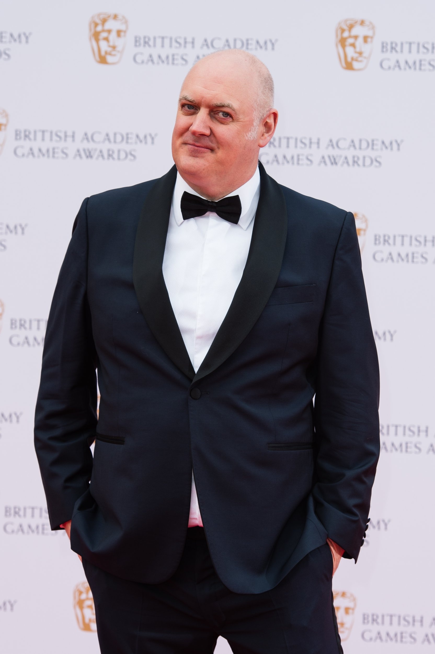 Dara O Briain, Comedy genius, Throwback snap, Fans in stitches, 1670x2500 HD Phone