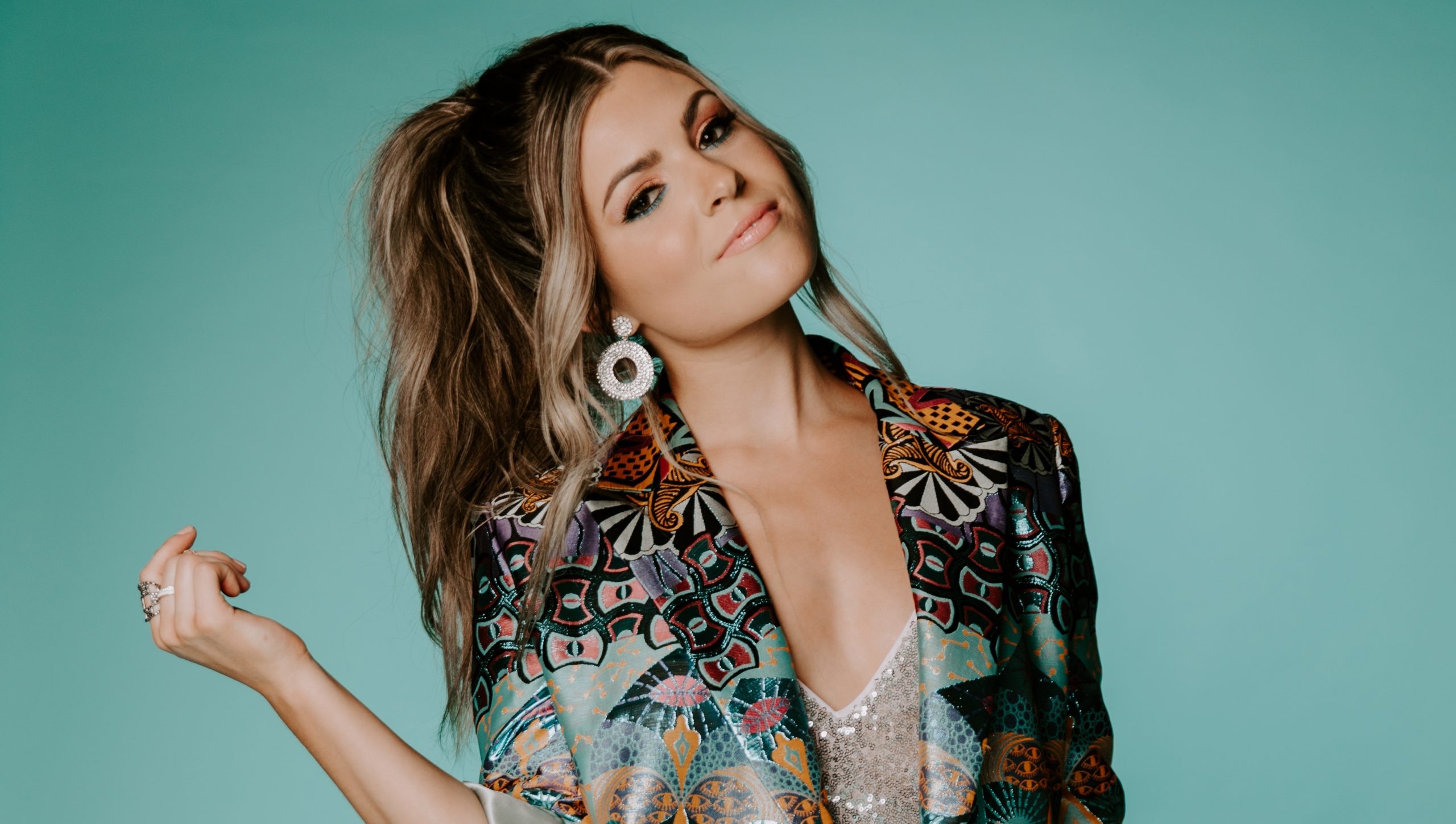 Tenille Arts, Radio success, US country chart, 92. 9 The Bull, 2560x1450 HD Desktop