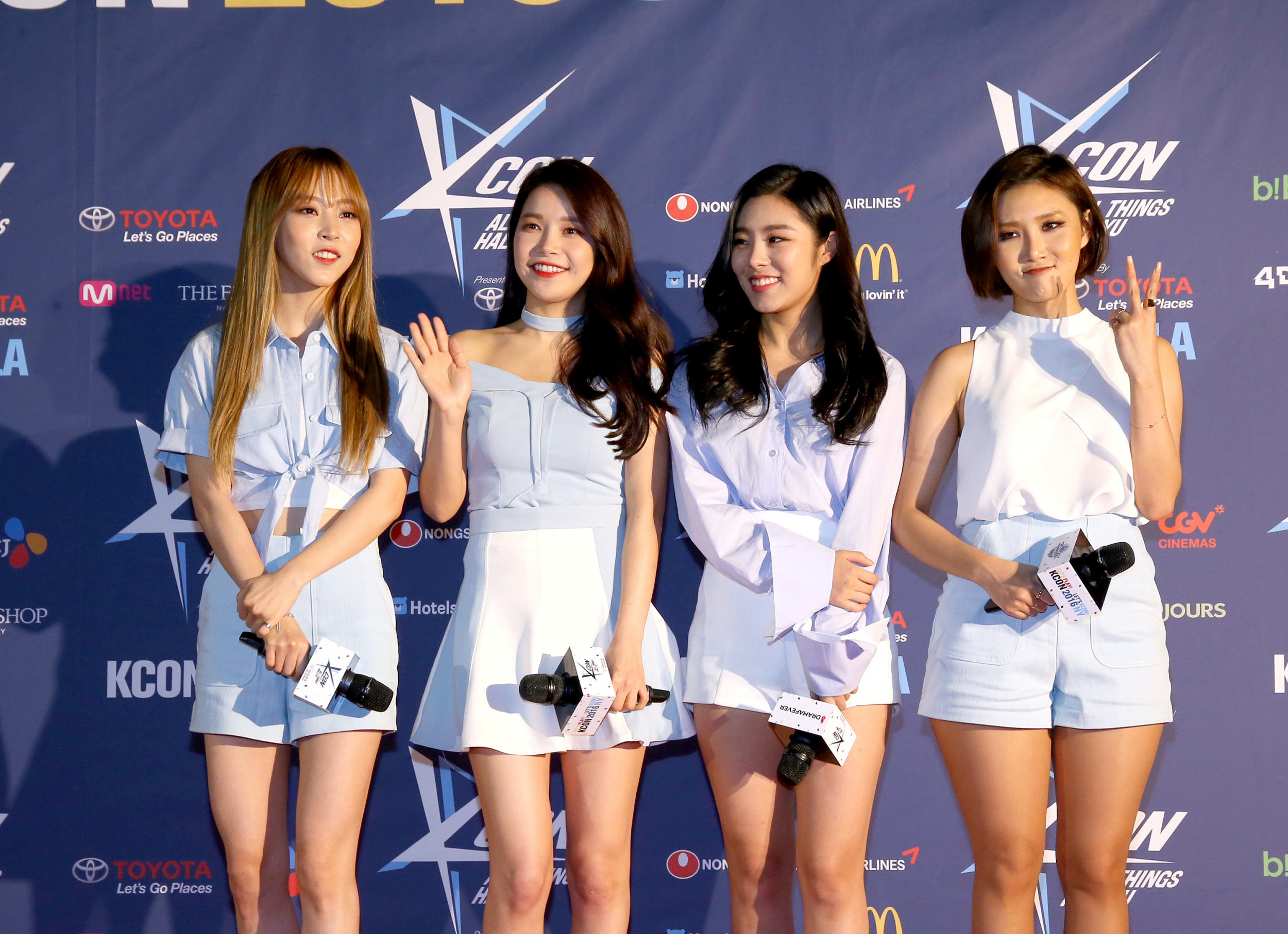 Mamamoo: Fast facts, K-pop girl group, Reality in Black, 2500x1820 HD Desktop