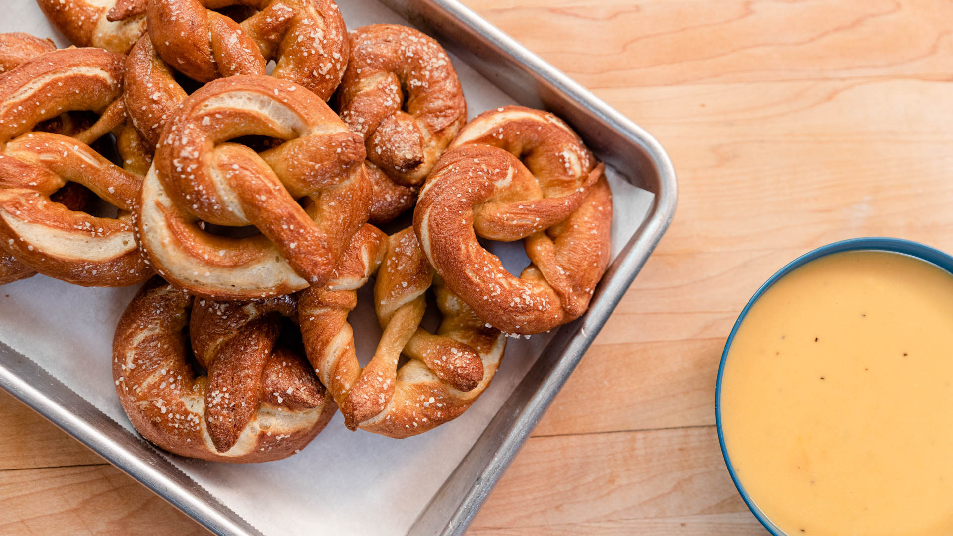 Pretzel, Homemade soft pretzel, Beer cheese sauce, Tastemade, 1920x1080 Full HD Desktop