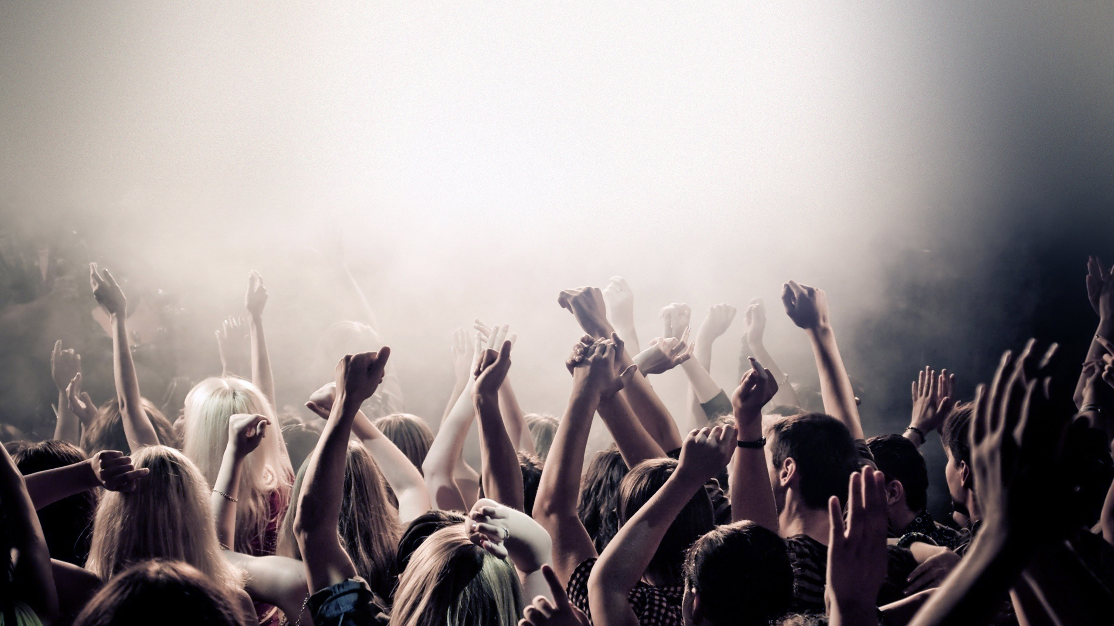 Concert, Show crowd, Music party, Sony Xperia, 3840x2160 4K Desktop