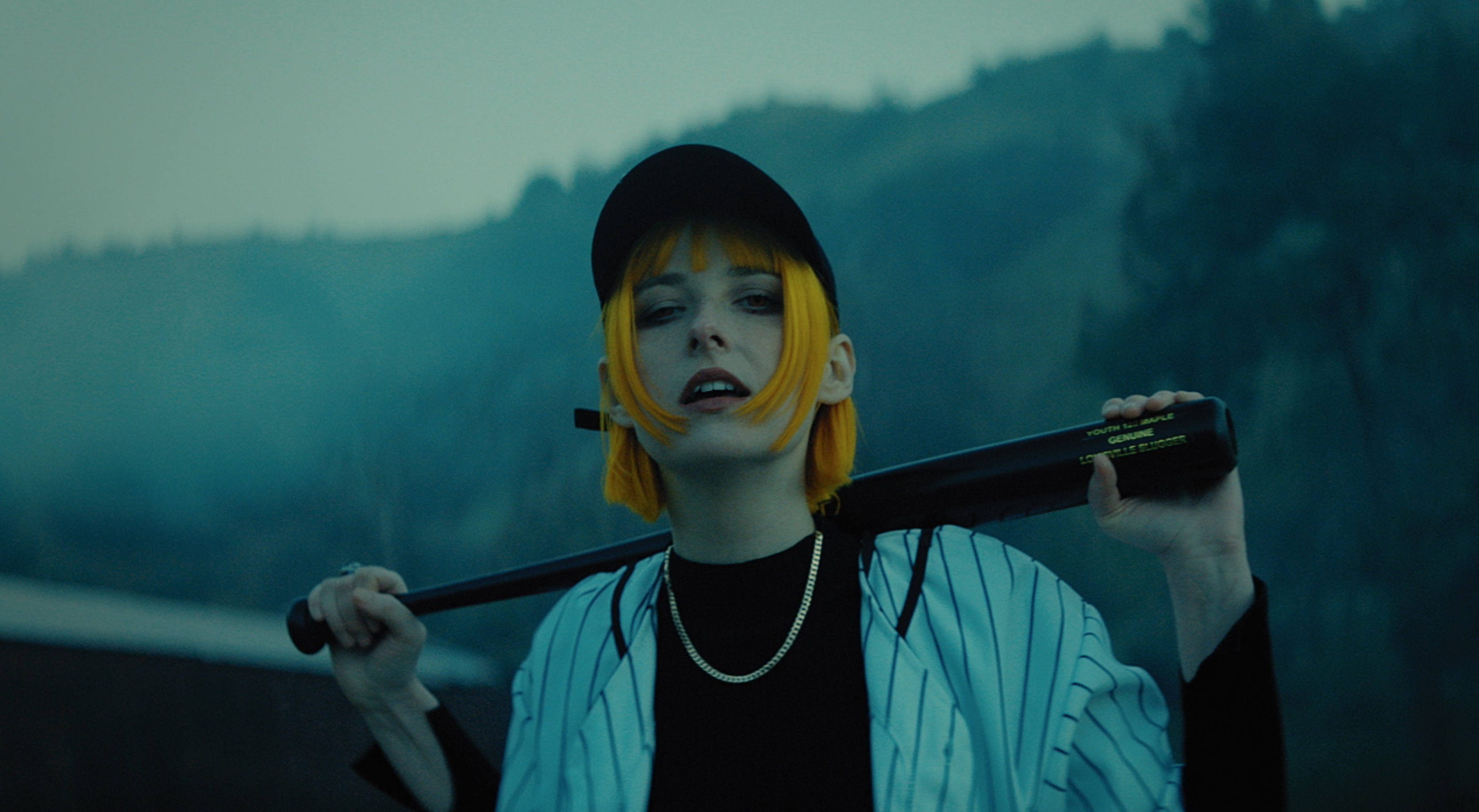 Tessa Violet, Lovelytheband, Games music video, 3330x1830 HD Desktop